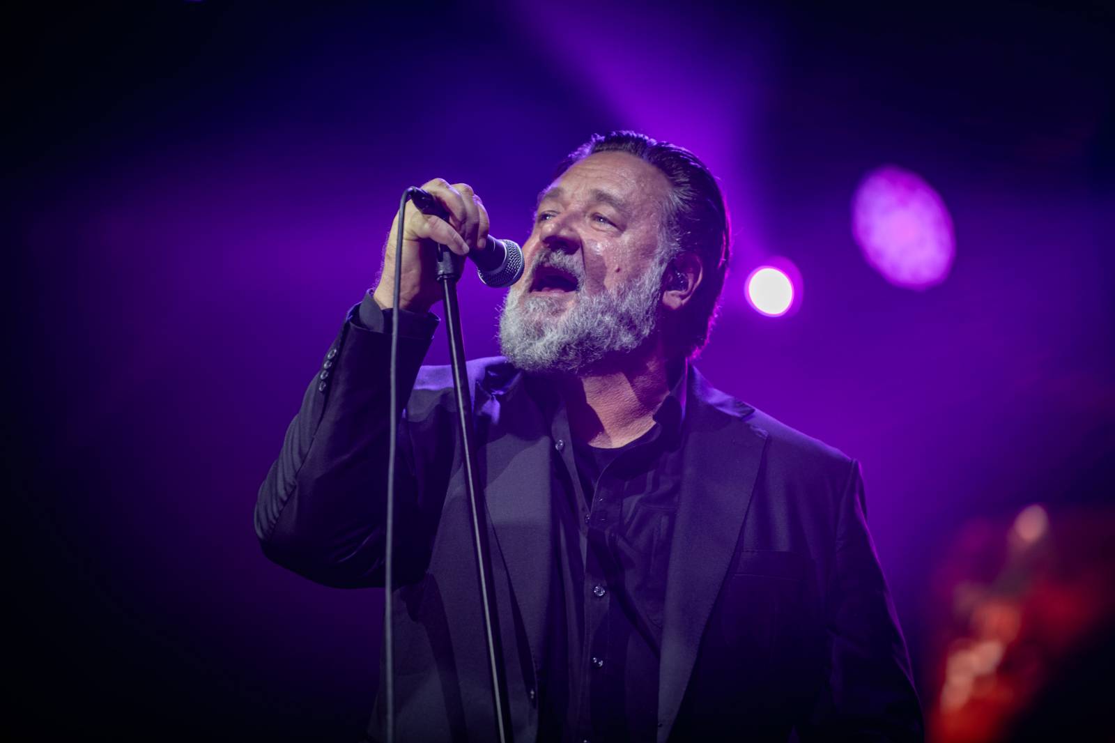 Morcheeba a Indoor Garden Party s Russellem Crowem koncertně zahájili 57. ročník KVIFF