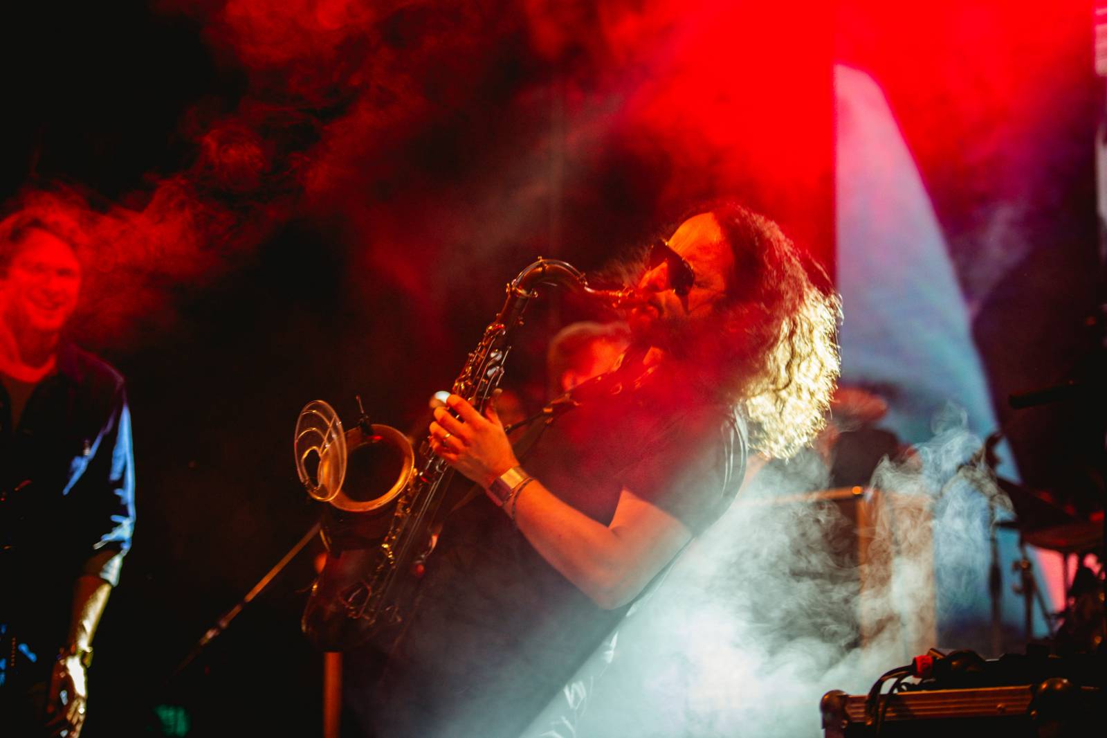 Morcheeba a Indoor Garden Party s Russellem Crowem koncertně zahájili 57. ročník KVIFF