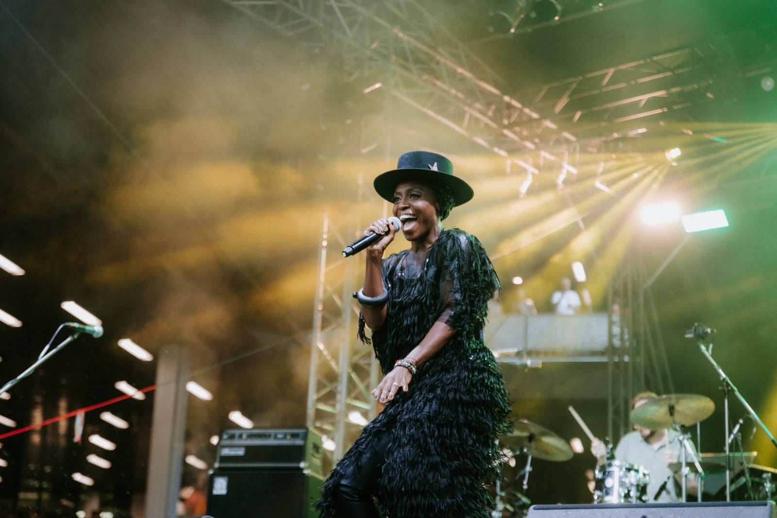 Úvodní den ve Varech se neobešel bez deště. Vystoupili Vojtěch Dyk, Morcheeba a Indoor Garden Party