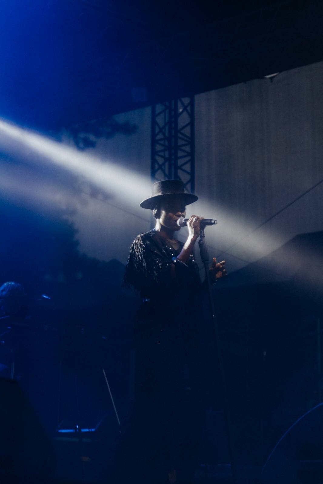 Úvodní den ve Varech se neobešel bez deště. Vystoupili Vojtěch Dyk, Morcheeba a Indoor Garden Party