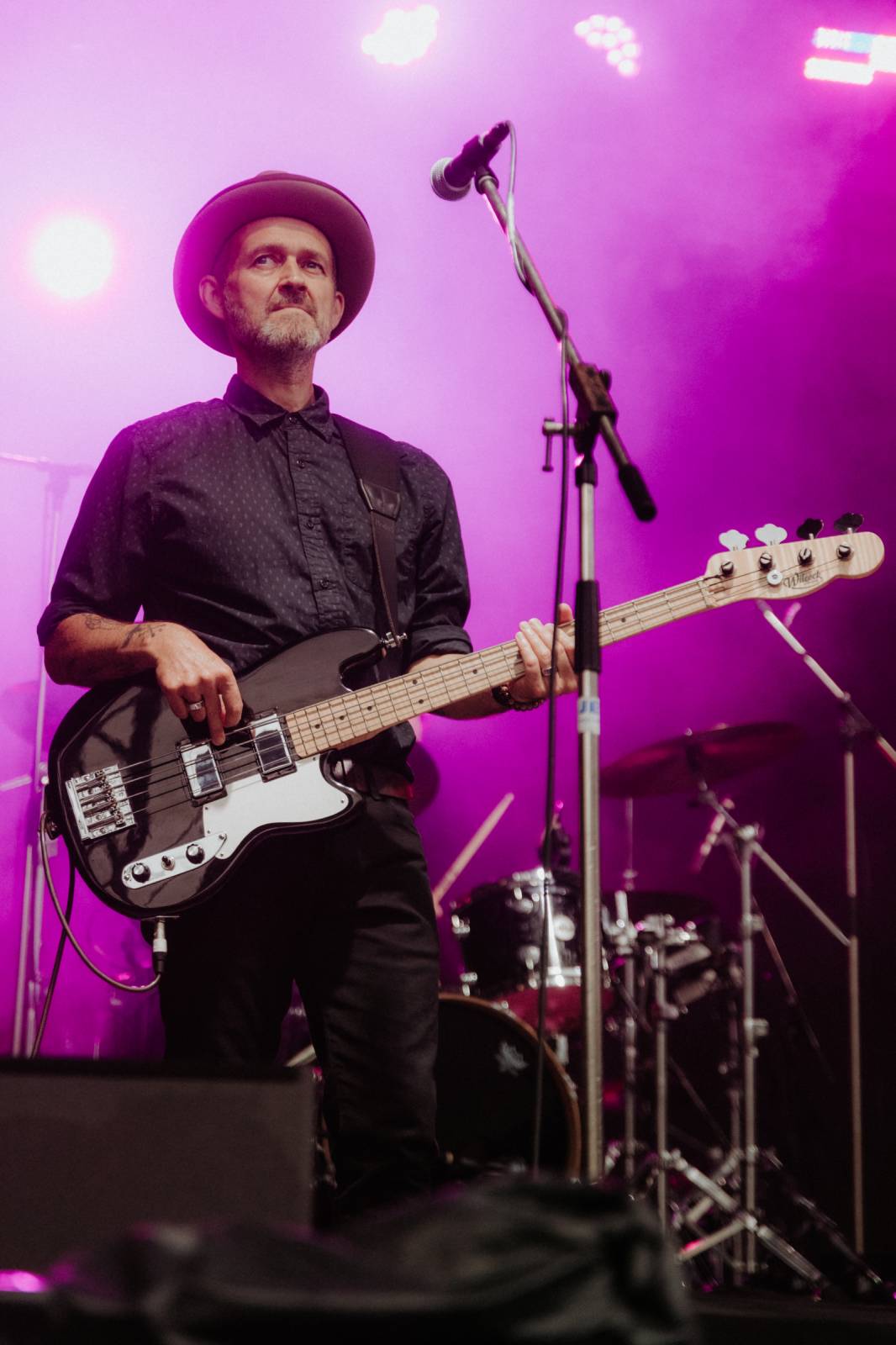 Úvodní den ve Varech se neobešel bez deště. Vystoupili Vojtěch Dyk, Morcheeba a Indoor Garden Party