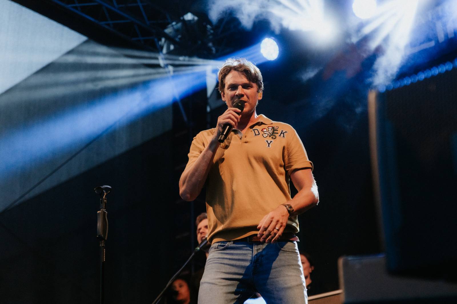 Úvodní den ve Varech se neobešel bez deště. Vystoupili Vojtěch Dyk, Morcheeba a Indoor Garden Party