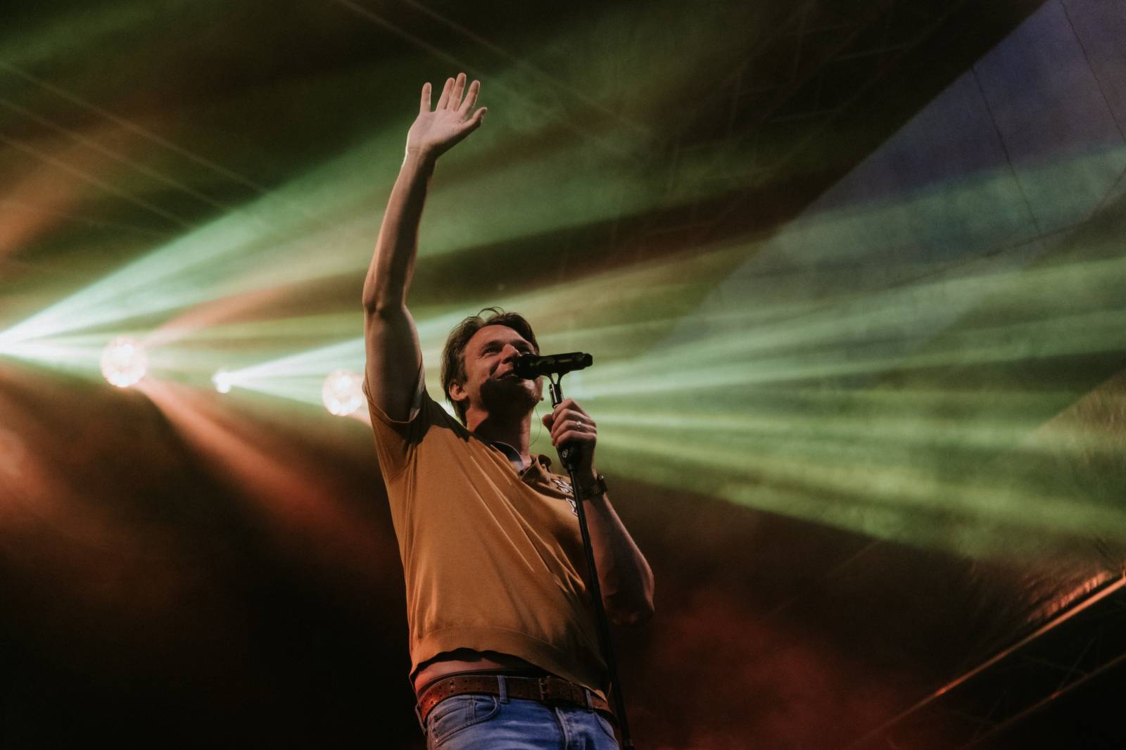 Úvodní den ve Varech se neobešel bez deště. Vystoupili Vojtěch Dyk, Morcheeba a Indoor Garden Party