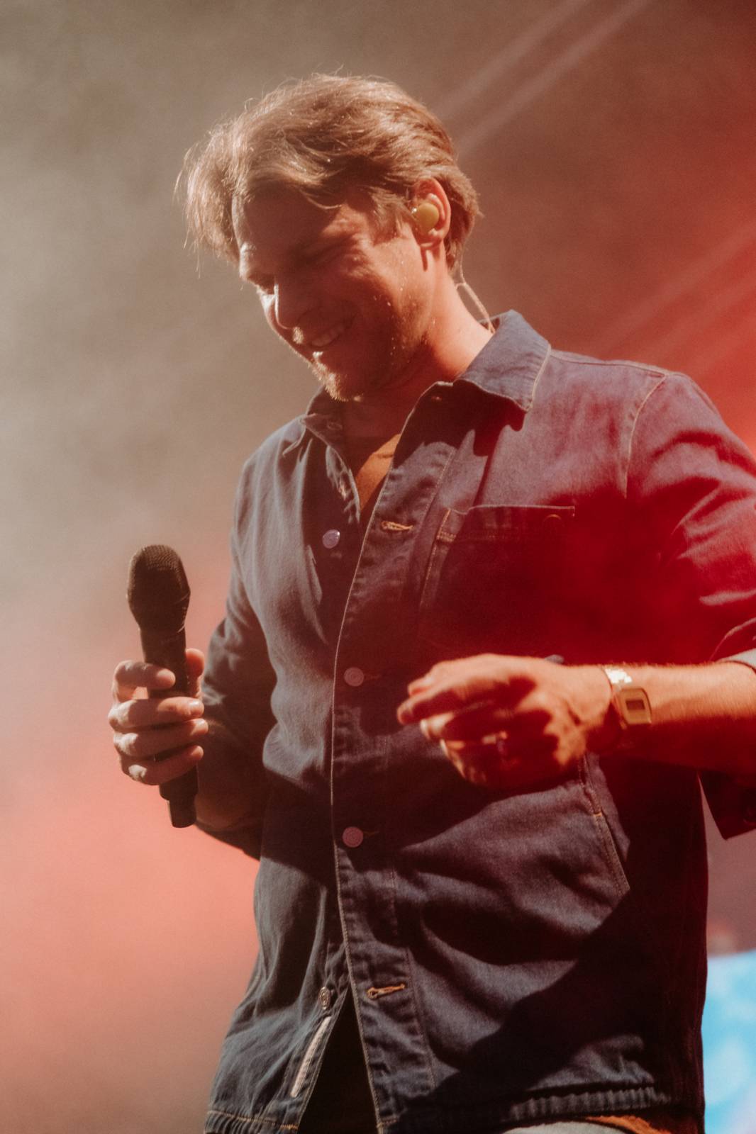 Úvodní den ve Varech se neobešel bez deště. Vystoupili Vojtěch Dyk, Morcheeba a Indoor Garden Party