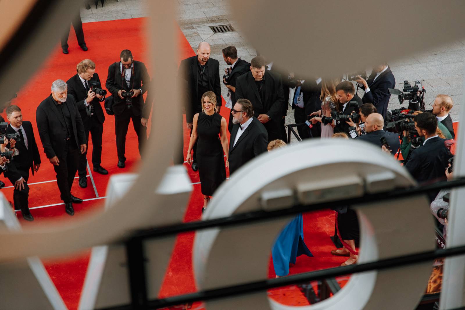 Úvodní den ve Varech se neobešel bez deště. Vystoupili Vojtěch Dyk, Morcheeba a Indoor Garden Party