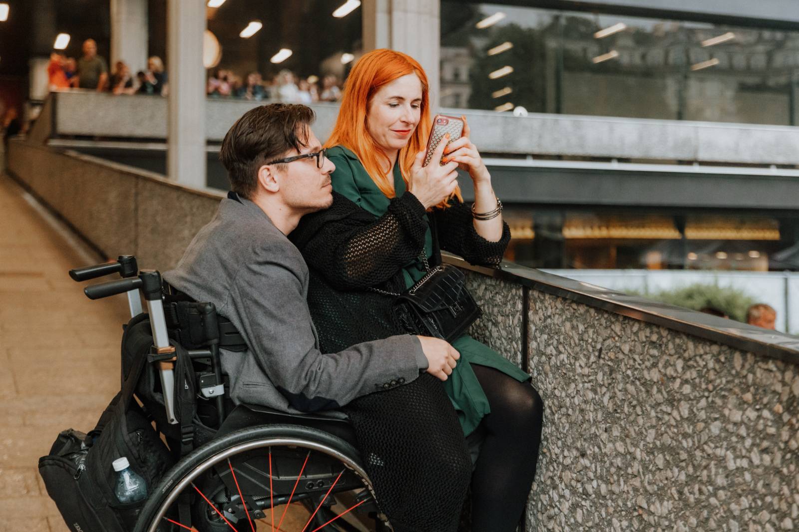 Úvodní den ve Varech se neobešel bez deště. Vystoupili Vojtěch Dyk, Morcheeba a Indoor Garden Party