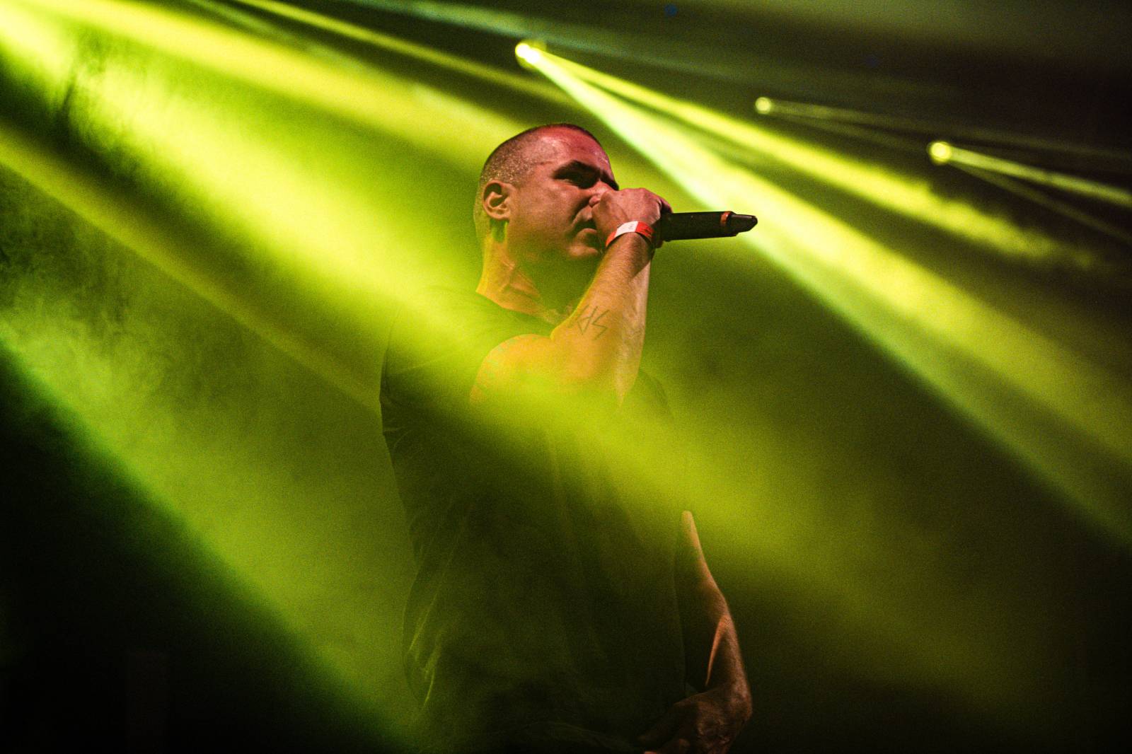 Druhý den KVIFF: Koncerty, módní přehlídky a narvaný Mattoni Life Bar