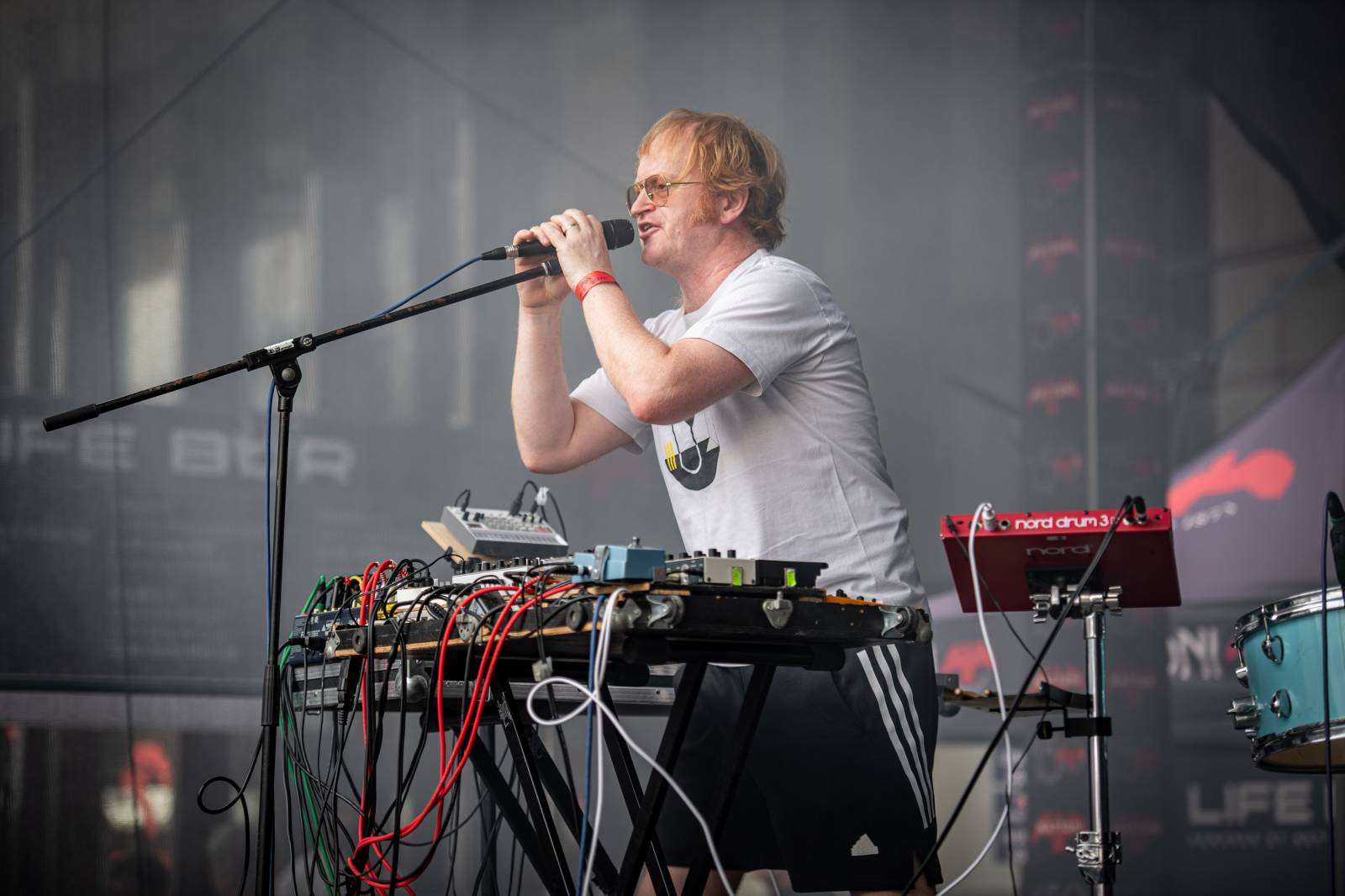 Druhý den KVIFF: Koncerty, módní přehlídky a narvaný Mattoni Life Bar