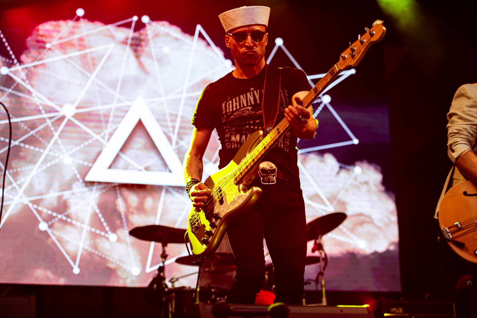 Druhý den KVIFF: Koncerty, módní přehlídky a narvaný Mattoni Life Bar