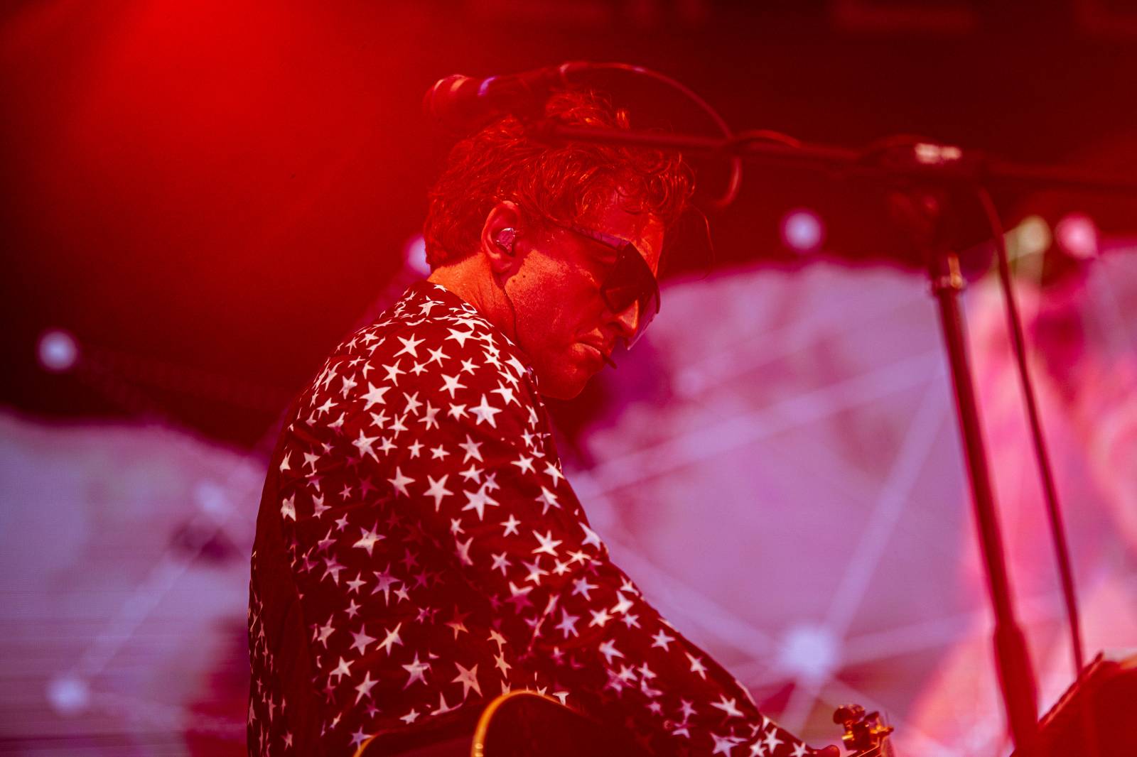 Druhý den KVIFF: Koncerty, módní přehlídky a narvaný Mattoni Life Bar