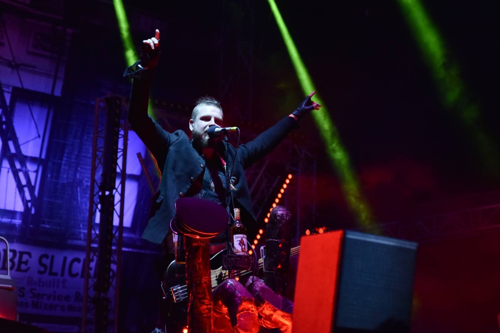 Přeštěnice si připravily program pro velké i malé. Cirk La Putyka dovezla akrobaty a Rybičky 48 a Traktor ohně