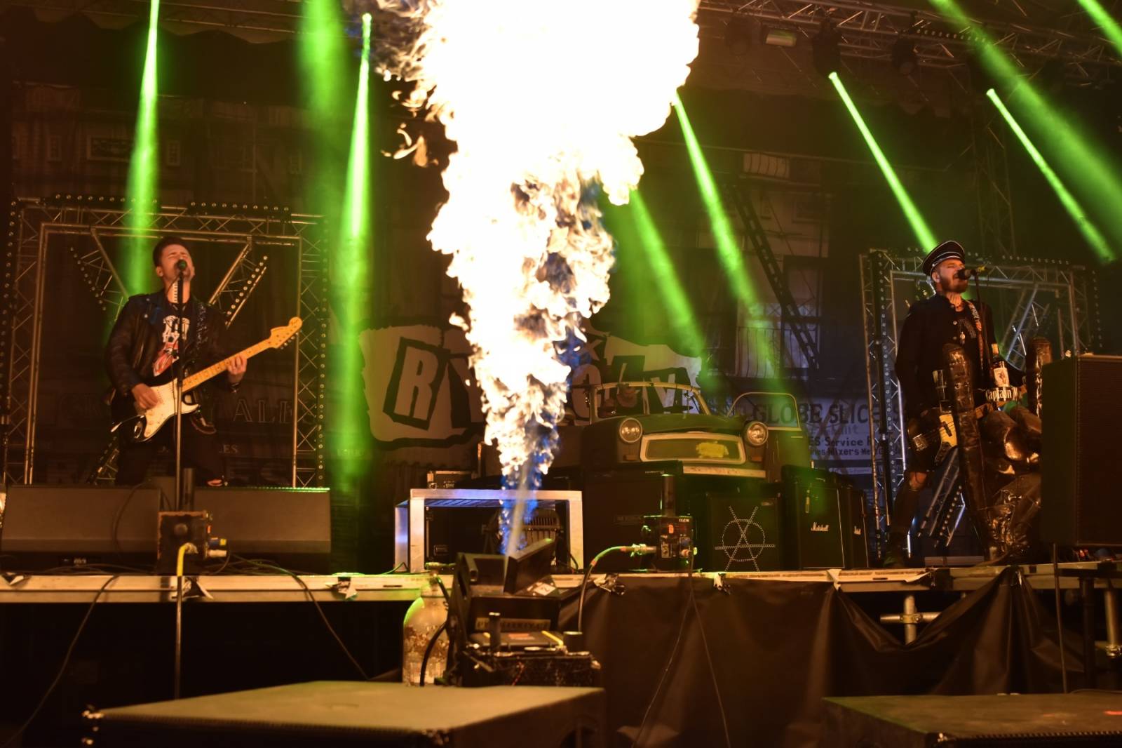 Přeštěnice si připravily program pro velké i malé. Cirk La Putyka dovezla akrobaty a Rybičky 48 a Traktor ohně