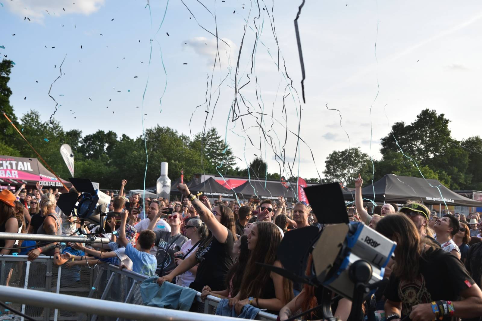 Přeštěnice si připravily program pro velké i malé. Cirk La Putyka dovezla akrobaty a Rybičky 48 a Traktor ohně