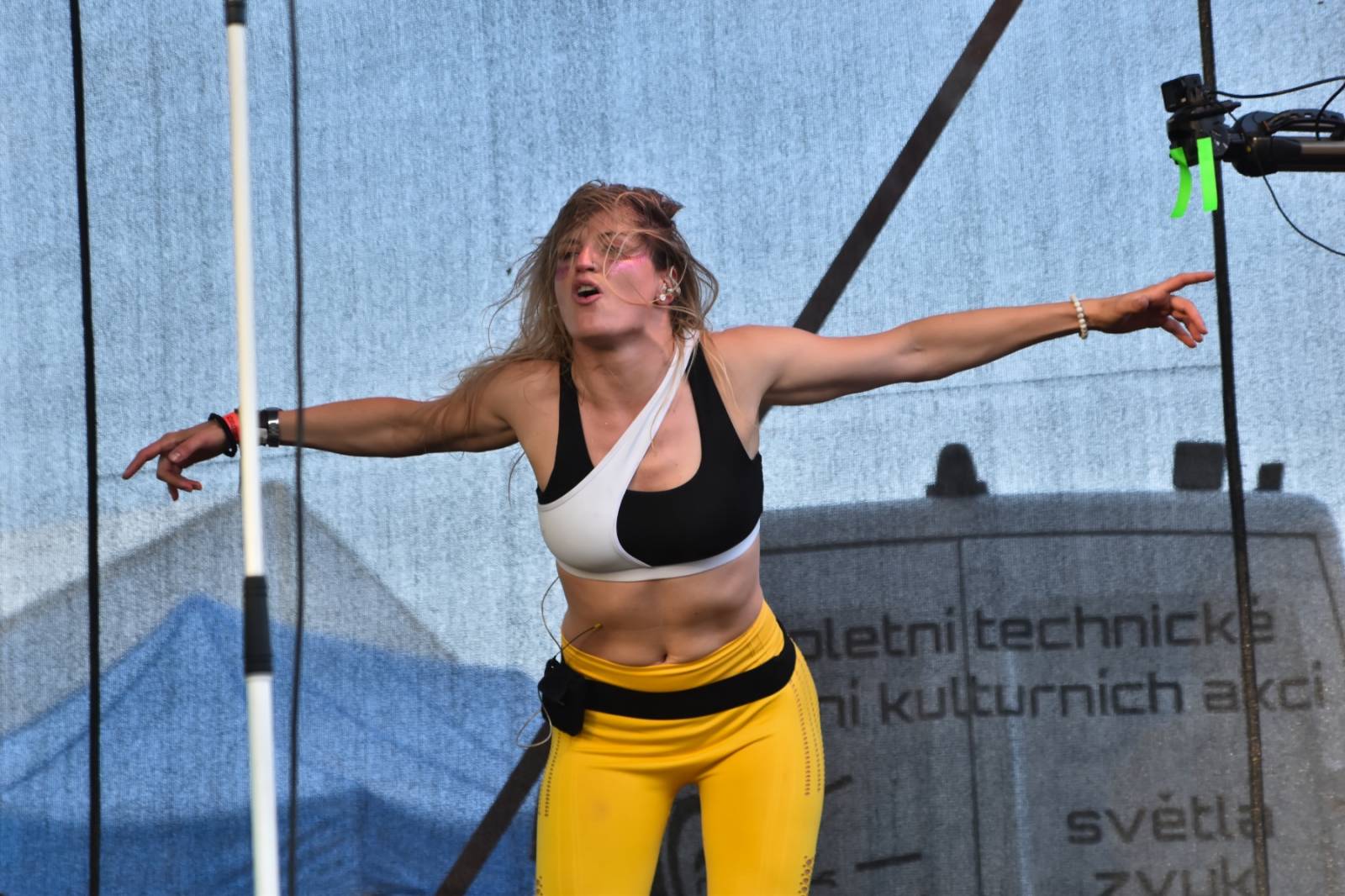 Přeštěnice si připravily program pro velké i malé. Cirk La Putyka dovezla akrobaty a Rybičky 48 a Traktor ohně