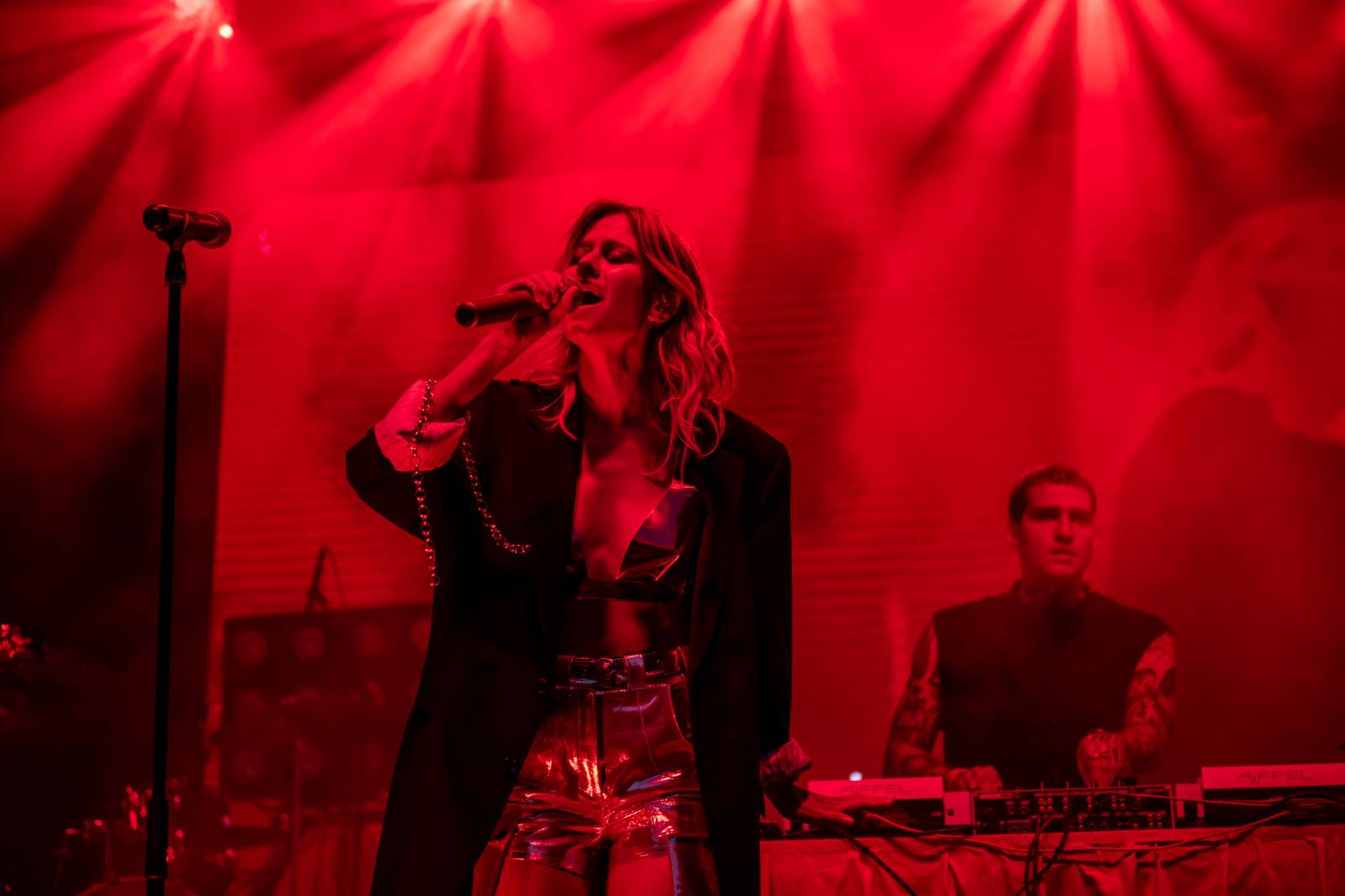 Emma Smetana a Jordan Haj zářili na KVIFF, Jaro Smejkal pěvecky doprovodil přehlídku Zuzany Černé