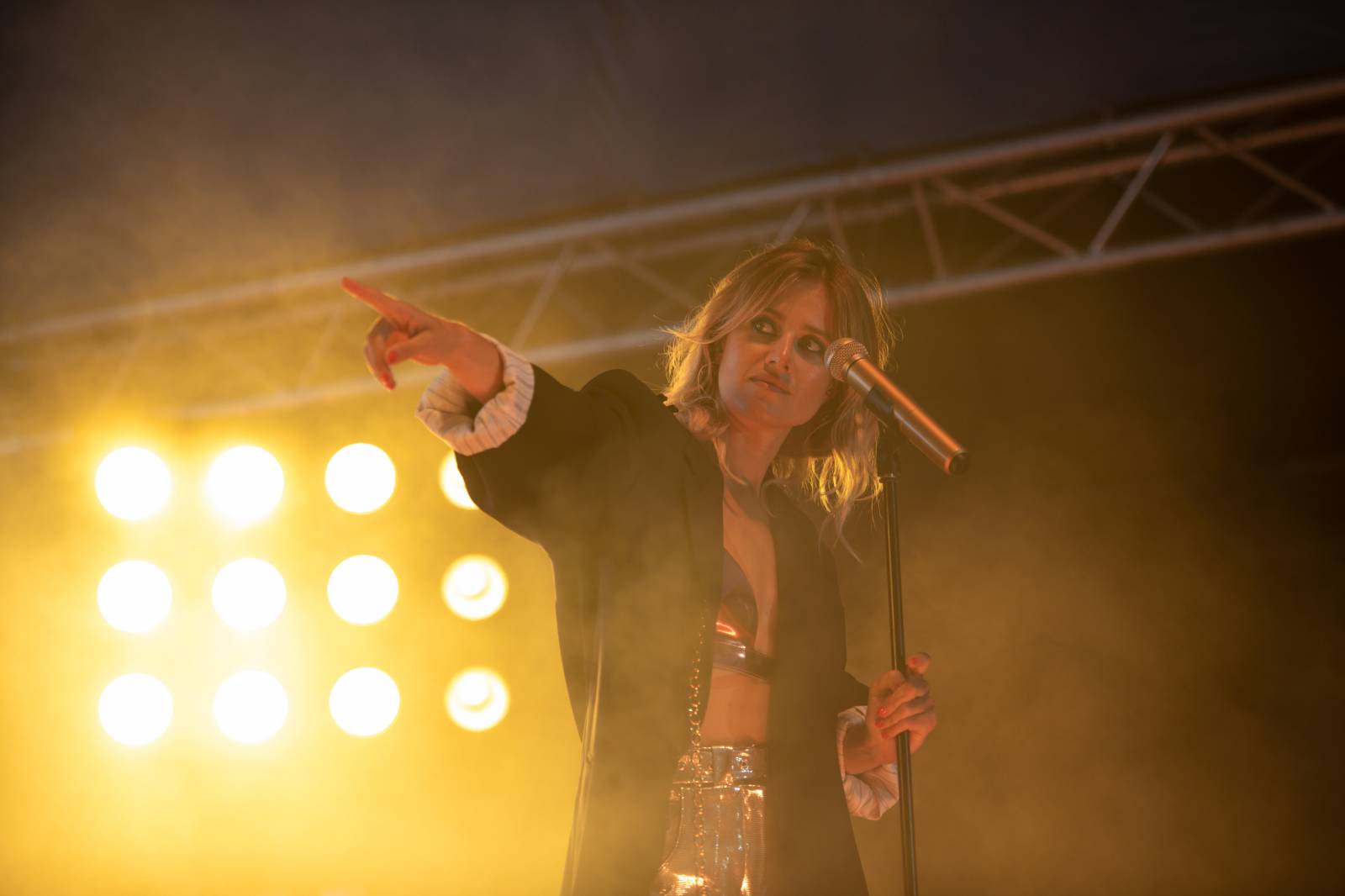 Emma Smetana a Jordan Haj zářili na KVIFF, Jaro Smejkal pěvecky doprovodil přehlídku Zuzany Černé