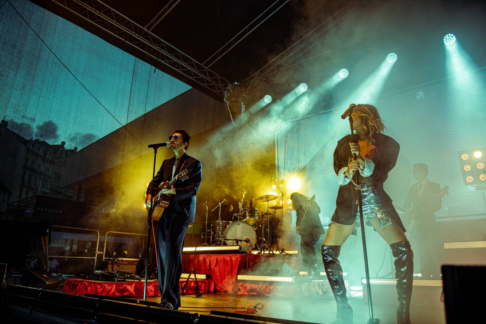 Emma Smetana a Jordan Haj zářili na KVIFF, Jaro Smejkal pěvecky doprovodil přehlídku Zuzany Černé