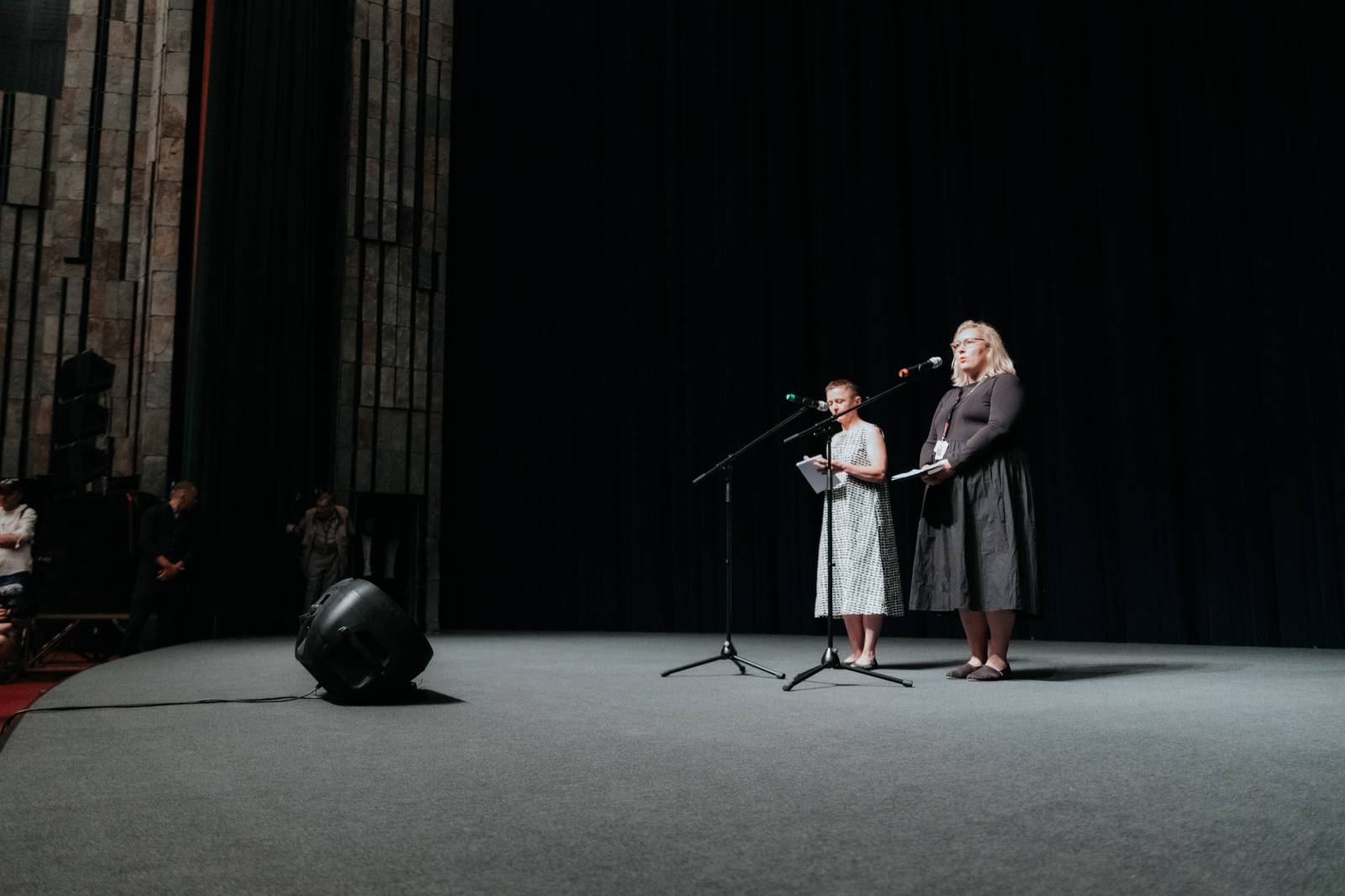 Filmový festival v Karlových Varech pokračuje. Přivezl Teu Sofii, Emmu Smetanu s Jordanem Hajem i NobodyListen