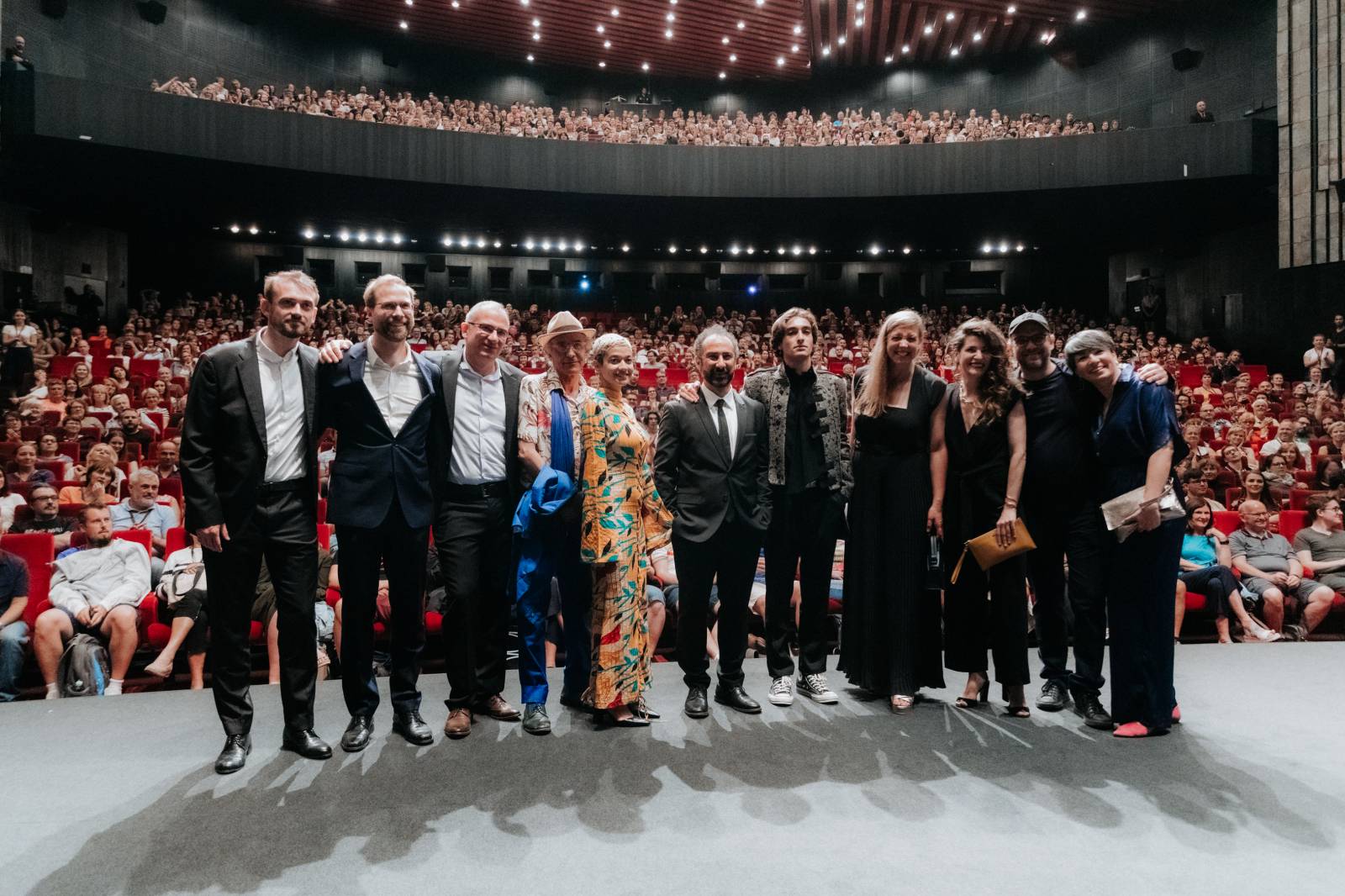 Filmový festival v Karlových Varech pokračuje. Přivezl Teu Sofii, Emmu Smetanu s Jordanem Hajem i NobodyListen