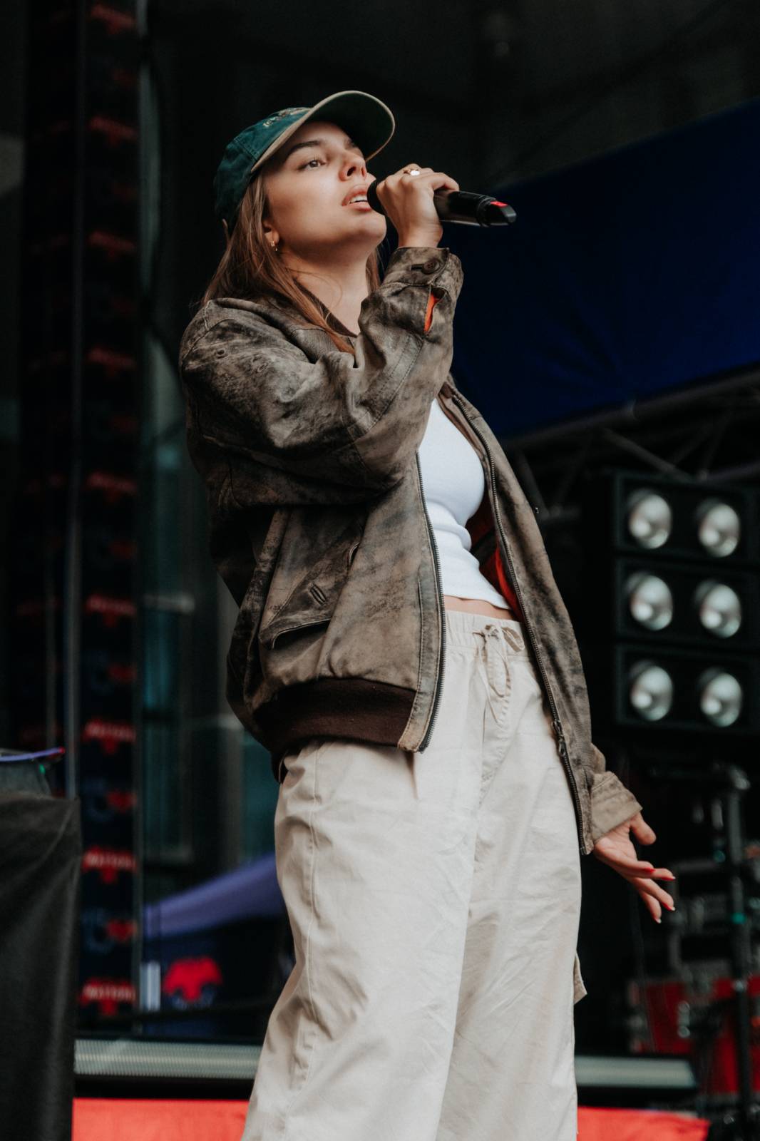 Filmový festival v Karlových Varech pokračuje. Přivezl Teu Sofii, Emmu Smetanu s Jordanem Hajem i NobodyListen