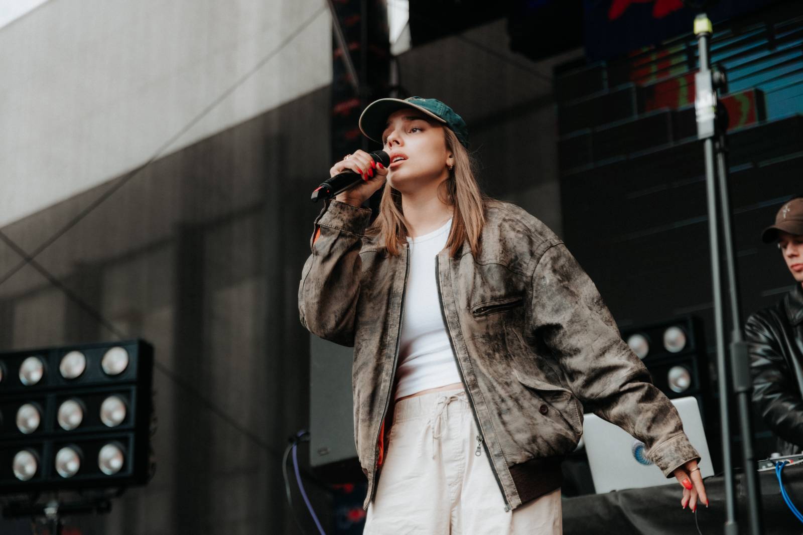 Filmový festival v Karlových Varech pokračuje. Přivezl Teu Sofii, Emmu Smetanu s Jordanem Hajem i NobodyListen