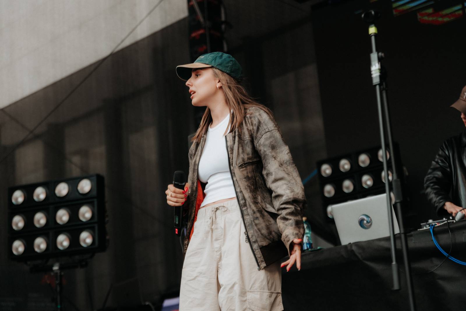 Filmový festival v Karlových Varech pokračuje. Přivezl Teu Sofii, Emmu Smetanu s Jordanem Hajem i NobodyListen