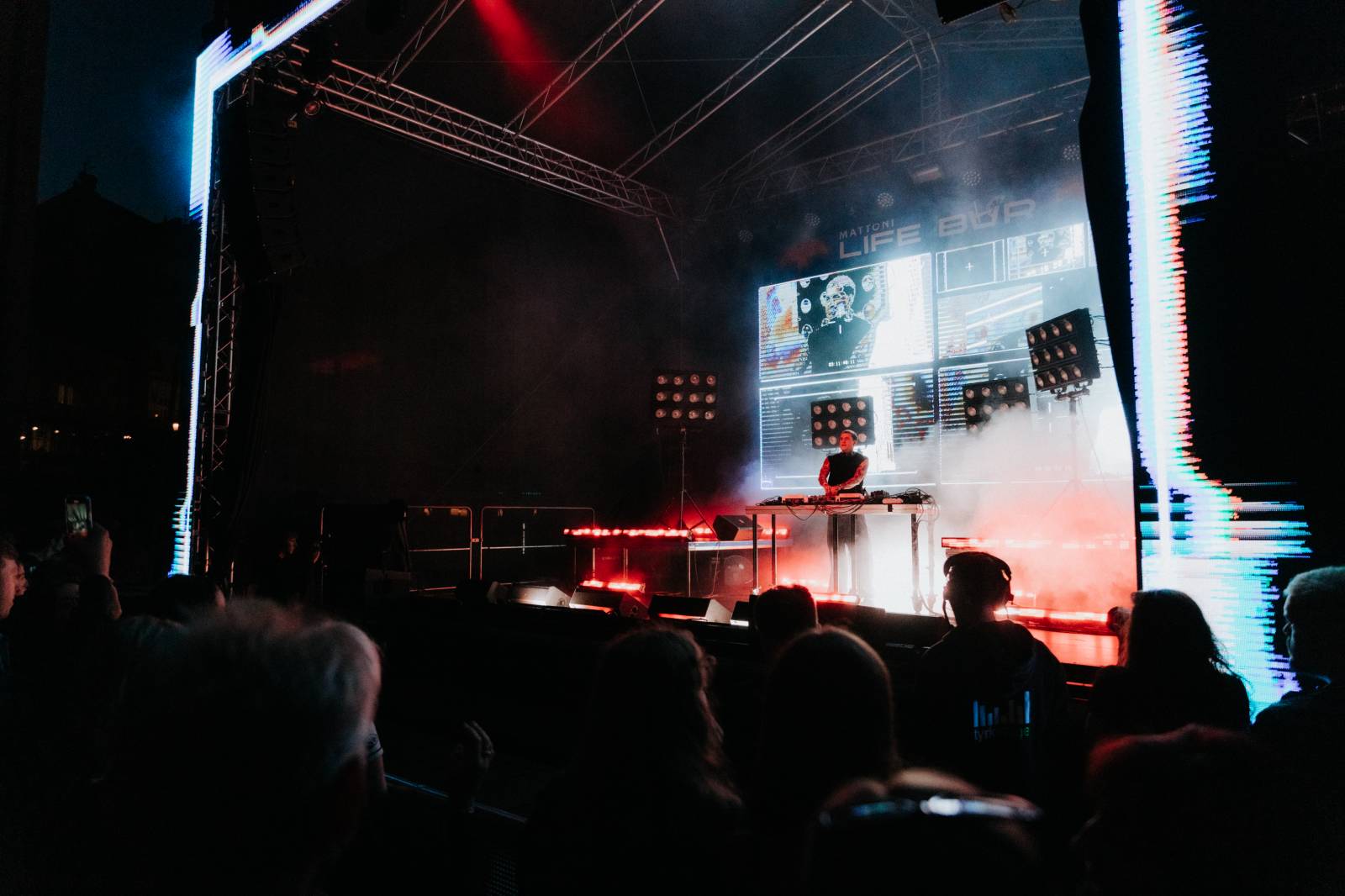 Filmový festival v Karlových Varech pokračuje. Přivezl Teu Sofii, Emmu Smetanu s Jordanem Hajem i NobodyListen