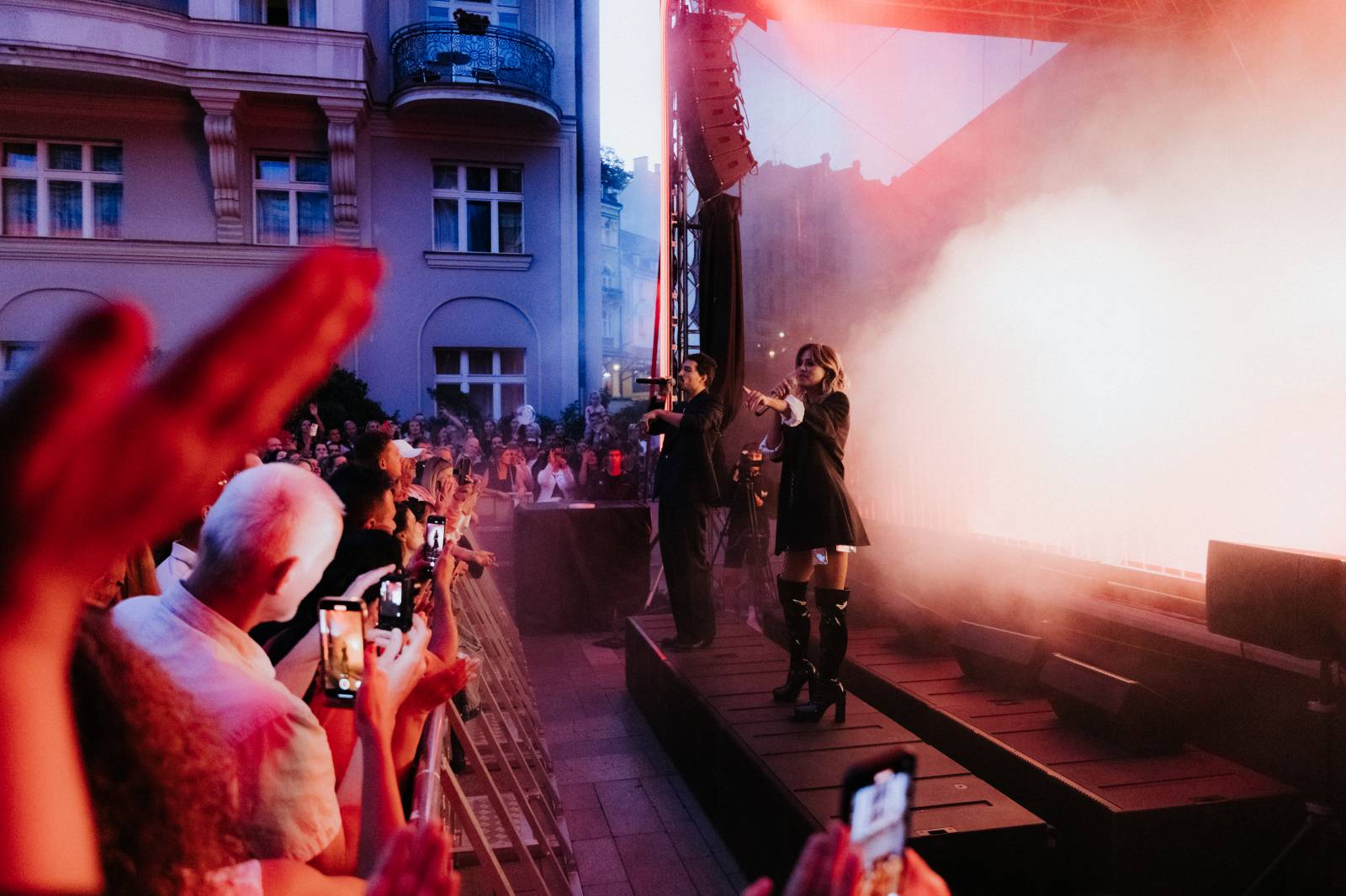 Filmový festival v Karlových Varech pokračuje. Přivezl Teu Sofii, Emmu Smetanu s Jordanem Hajem i NobodyListen