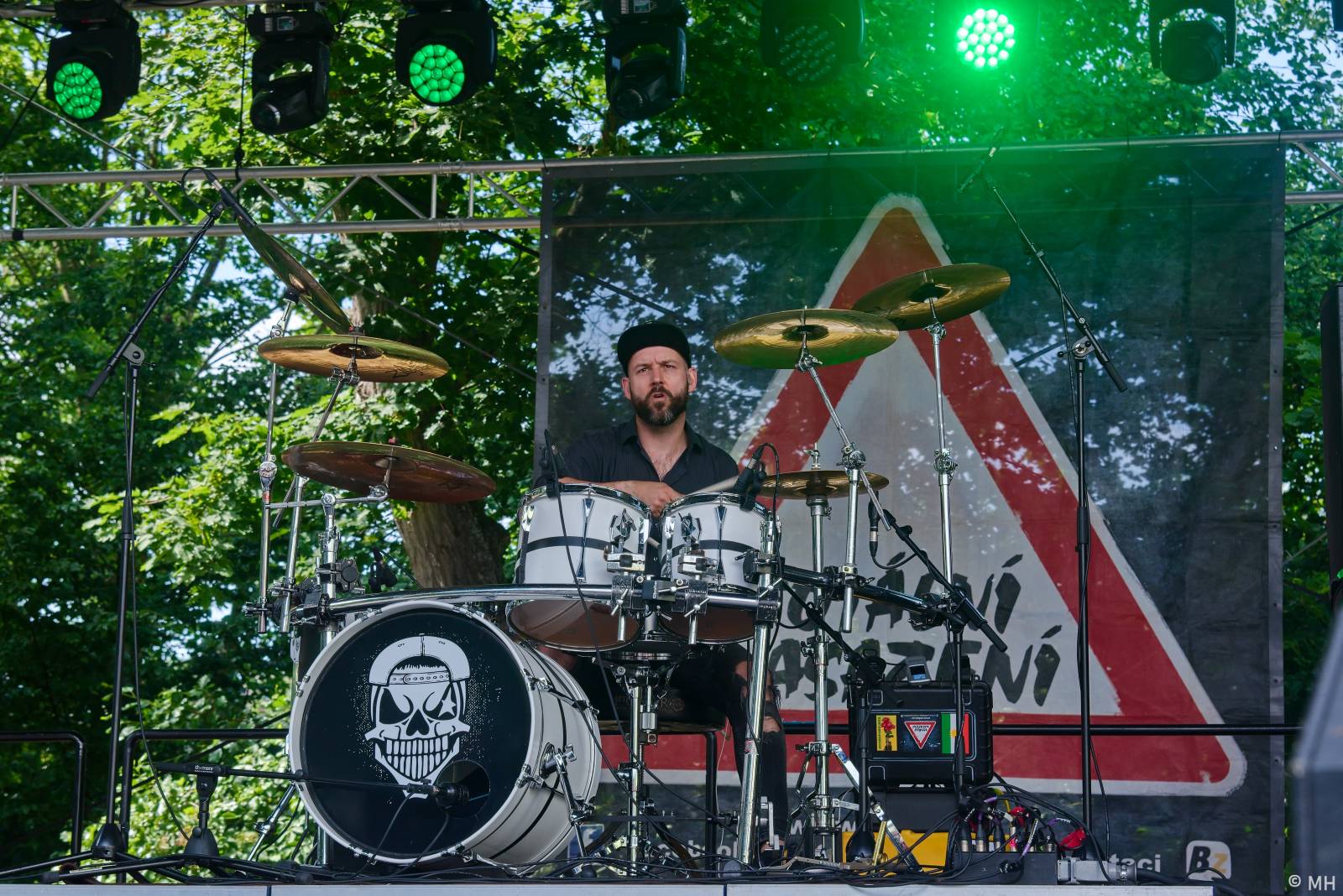 Rock for JK Manětín uzavřel Trautenberk, punkáče bavili SPS a publikum rozdováděla i Vypsaná fiXa 