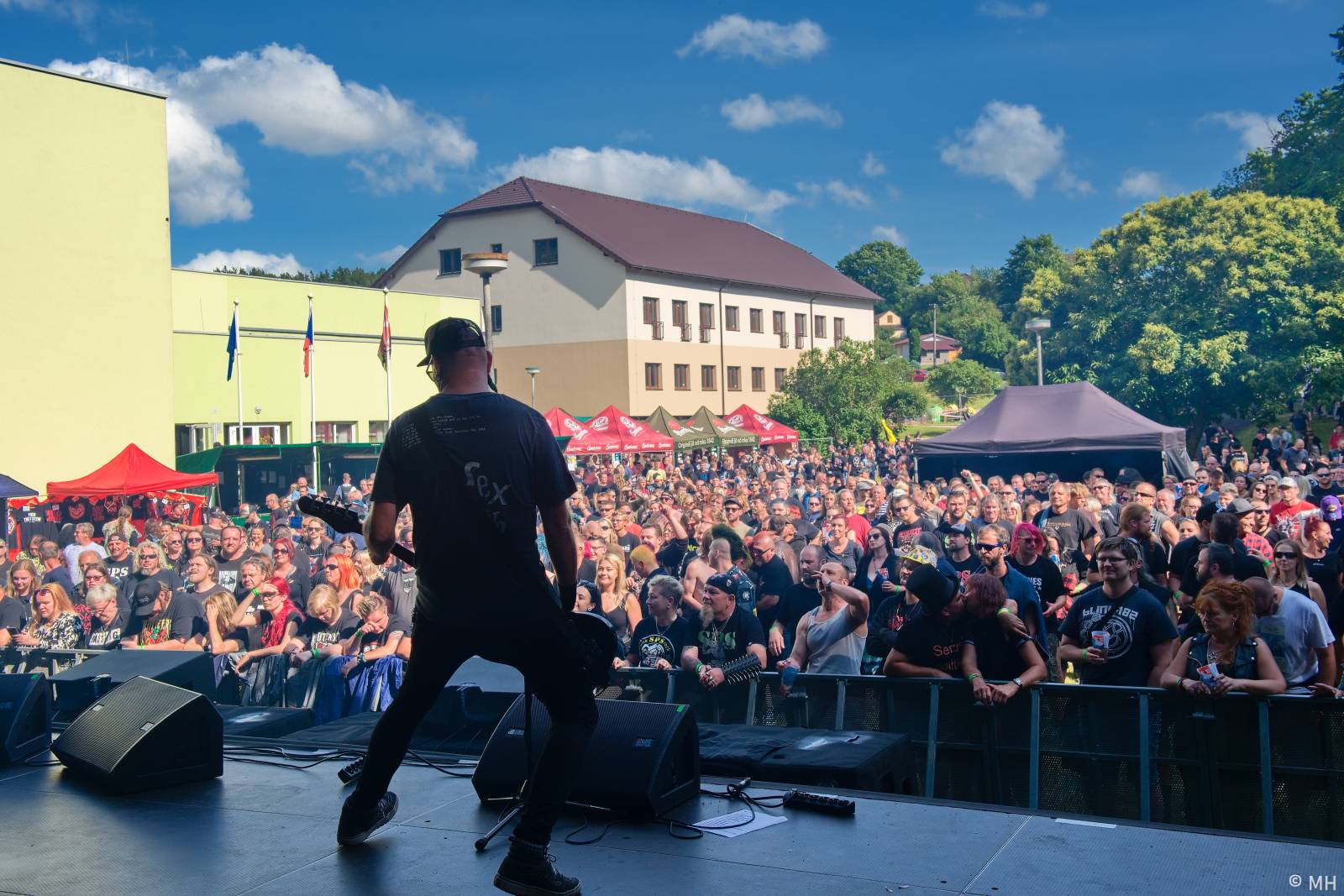 Rock for JK Manětín uzavřel Trautenberk, punkáče bavili SPS a publikum rozdováděla i Vypsaná fiXa 