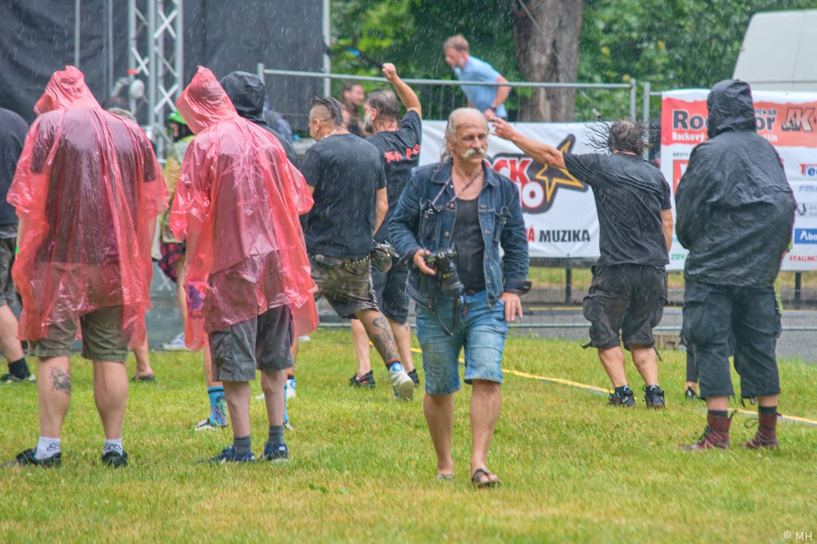 Rock for JK Manětín uzavřel Trautenberk, punkáče bavili SPS a publikum rozdováděla i Vypsaná fiXa 