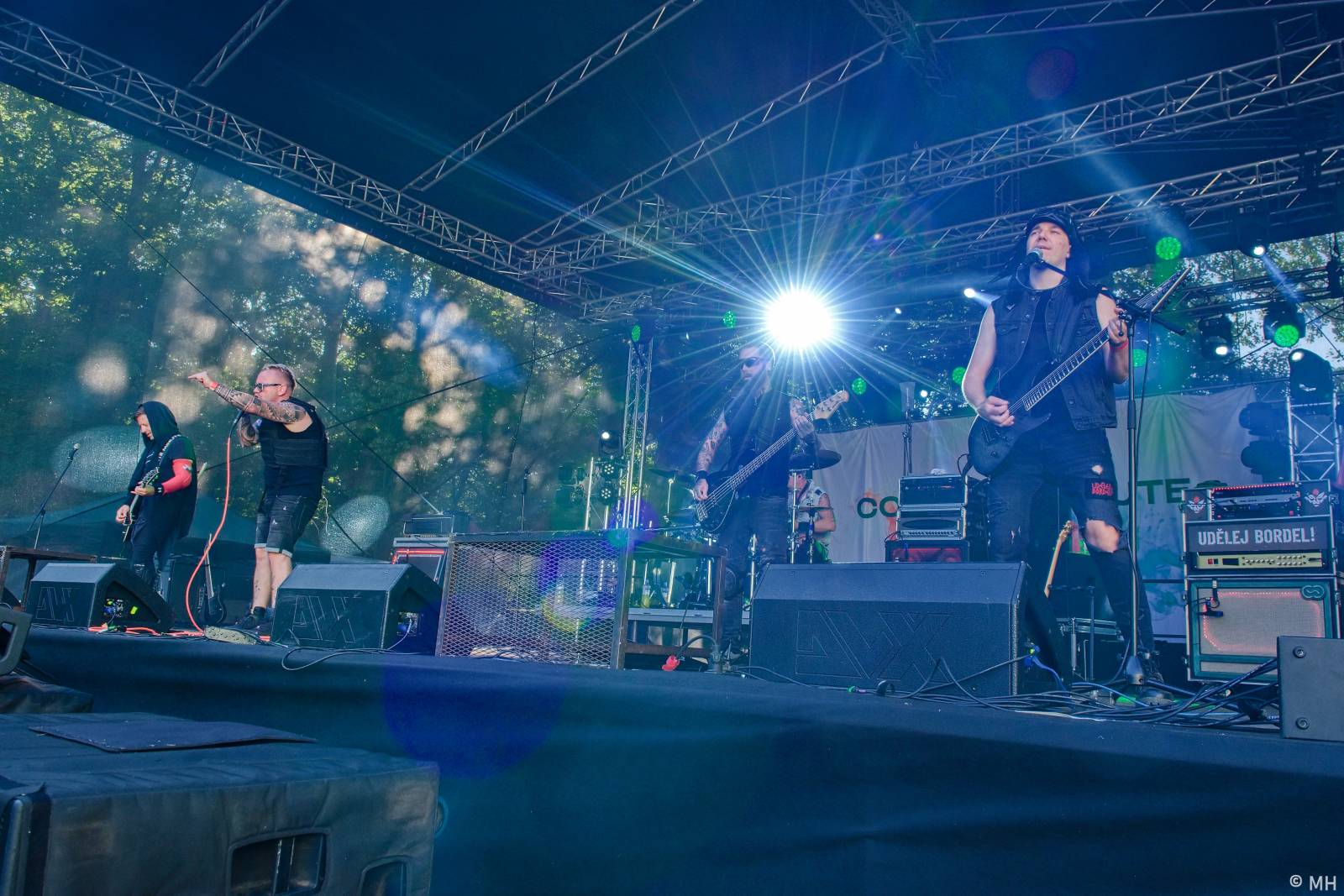 Rock for JK Manětín uzavřel Trautenberk, punkáče bavili SPS a publikum rozdováděla i Vypsaná fiXa 