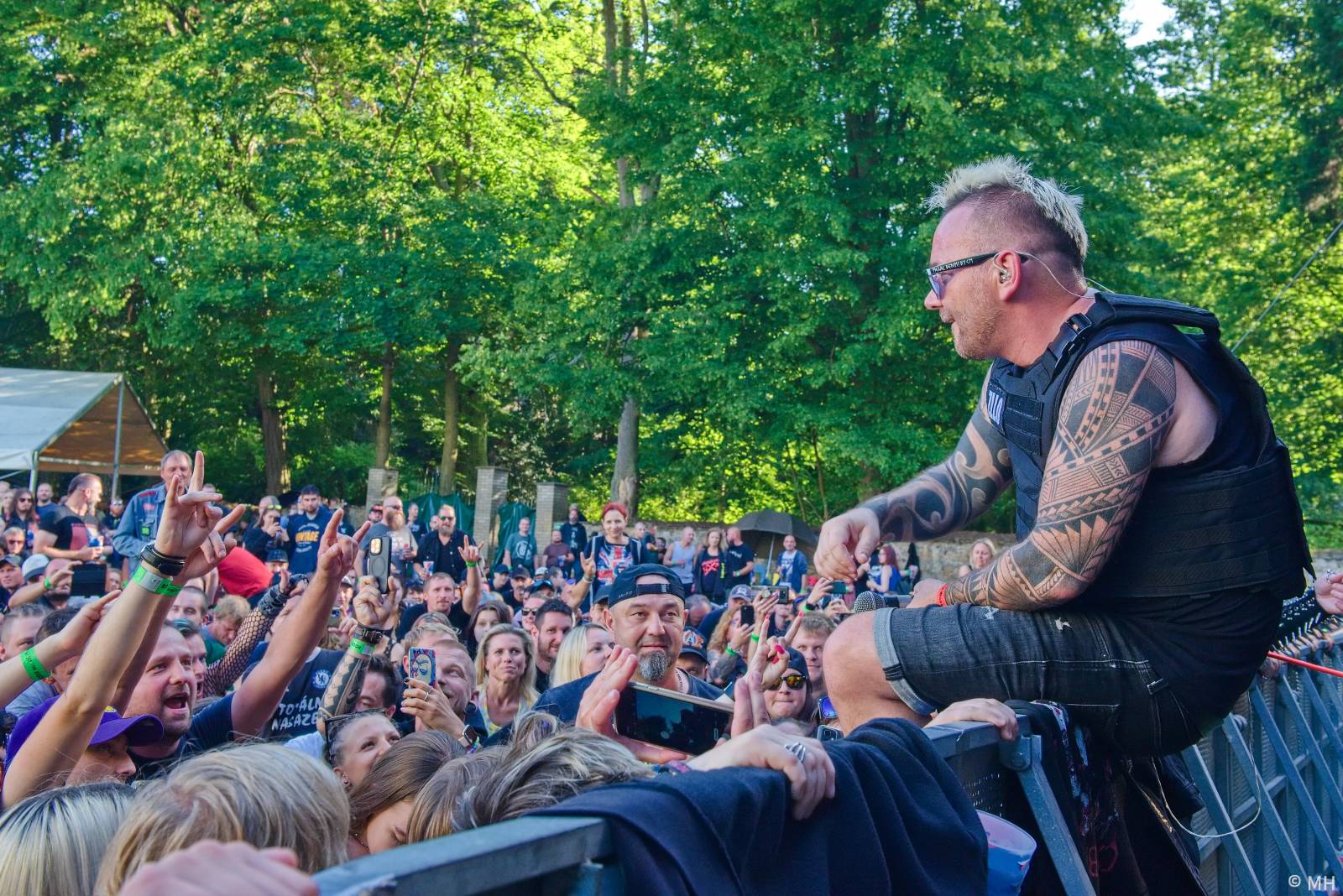 Rock for JK Manětín uzavřel Trautenberk, punkáče bavili SPS a publikum rozdováděla i Vypsaná fiXa 