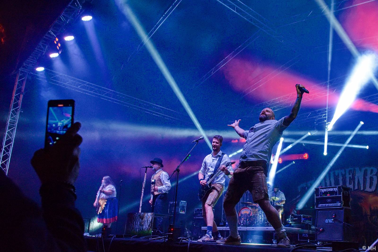 Rock for JK Manětín uzavřel Trautenberk, punkáče bavili SPS a publikum rozdováděla i Vypsaná fiXa 