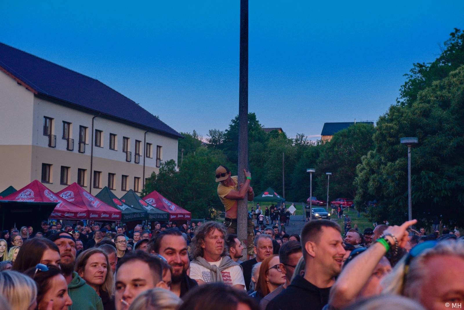 Rock for JK Manětín uzavřel Trautenberk, punkáče bavili SPS a publikum rozdováděla i Vypsaná fiXa 