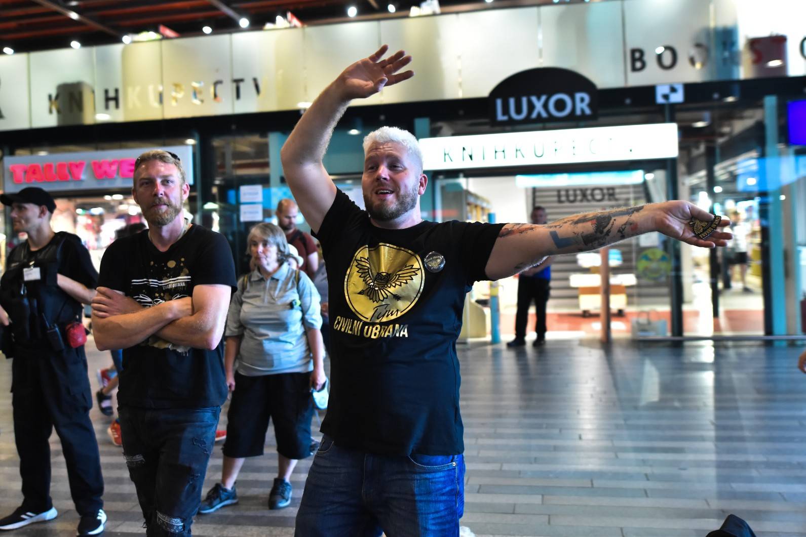 Civilní Obrana odehrála během jediného dne šest koncertů, na všechny jela vlakem