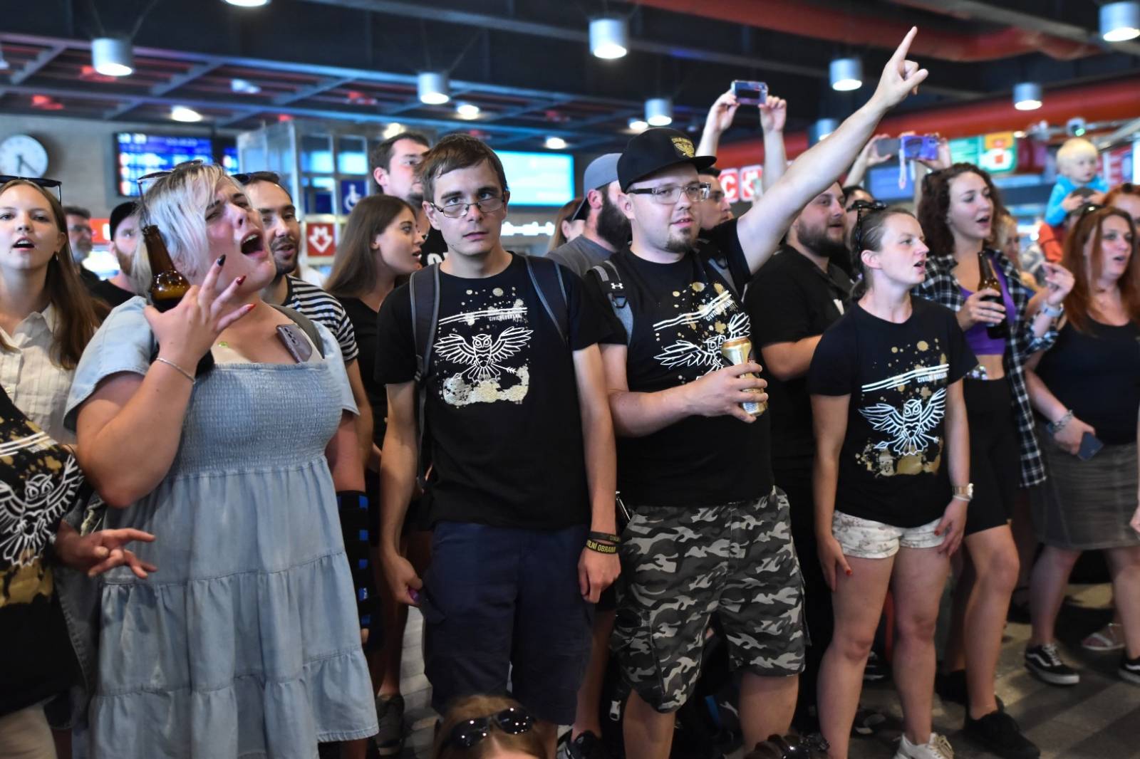 Civilní Obrana odehrála během jediného dne šest koncertů, na všechny jela vlakem