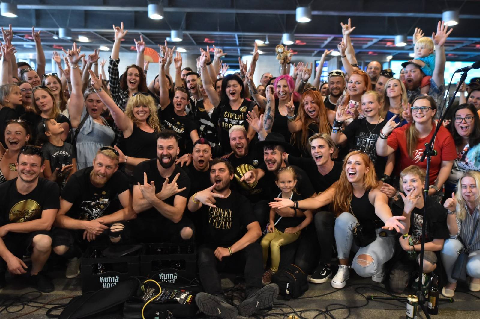 Civilní Obrana odehrála během jediného dne šest koncertů, na všechny jela vlakem