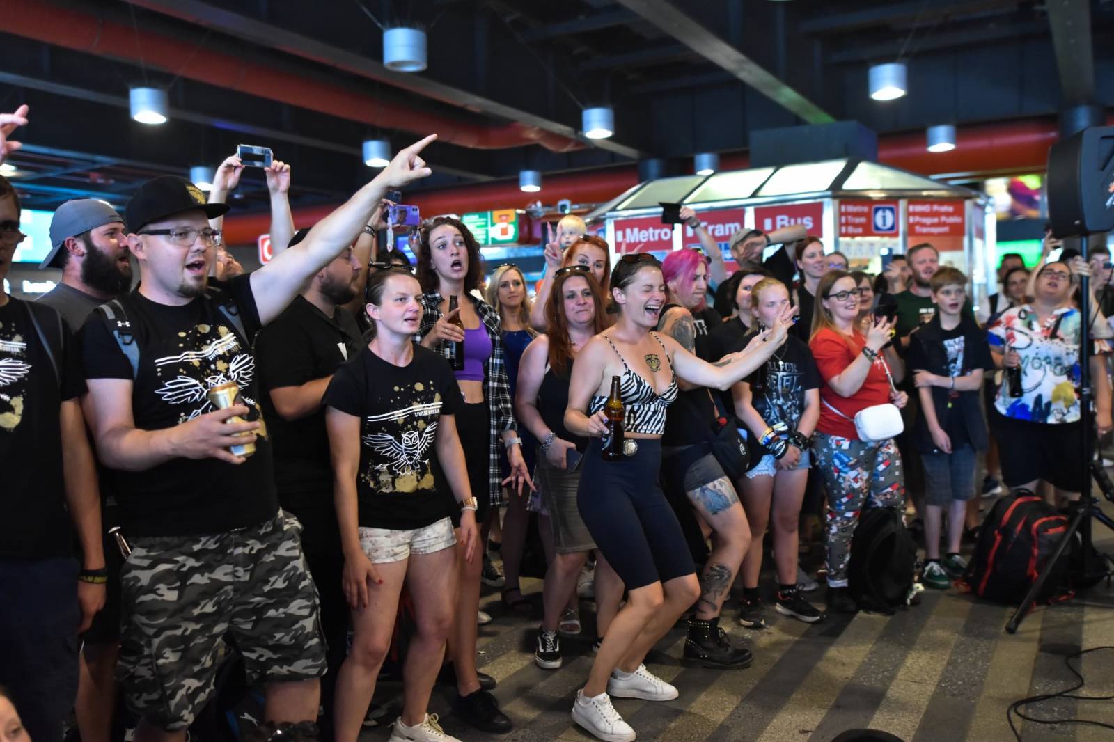 Civilní Obrana odehrála během jediného dne šest koncertů, na všechny jela vlakem