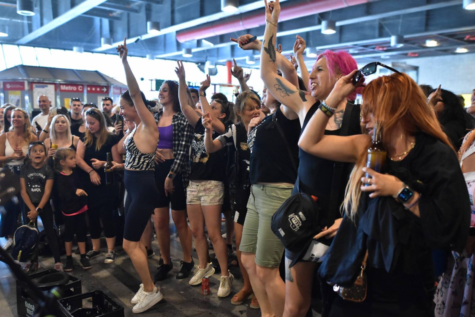 Civilní Obrana odehrála během jediného dne šest koncertů, na všechny jela vlakem