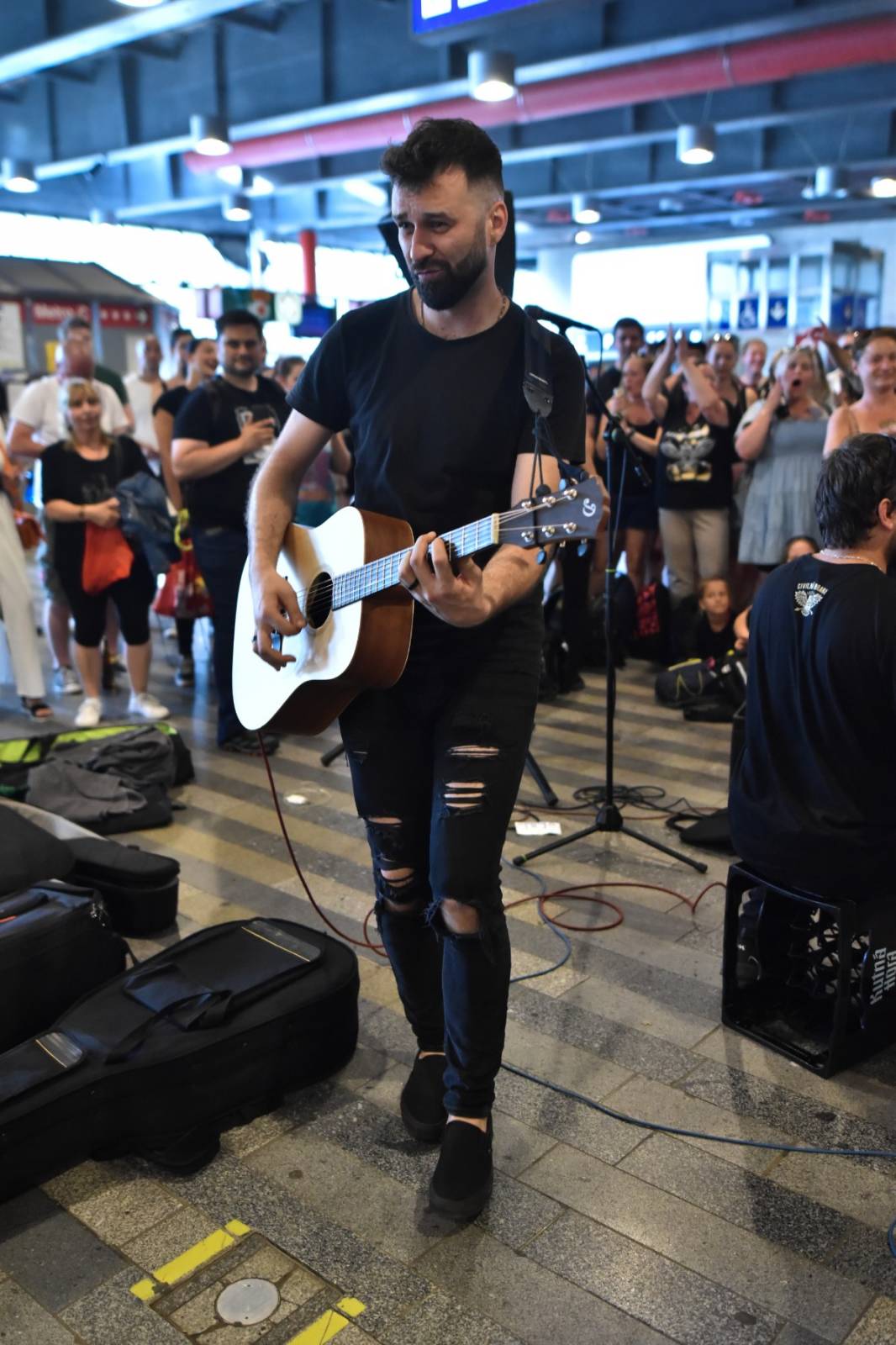 Civilní Obrana odehrála během jediného dne šest koncertů, na všechny jela vlakem