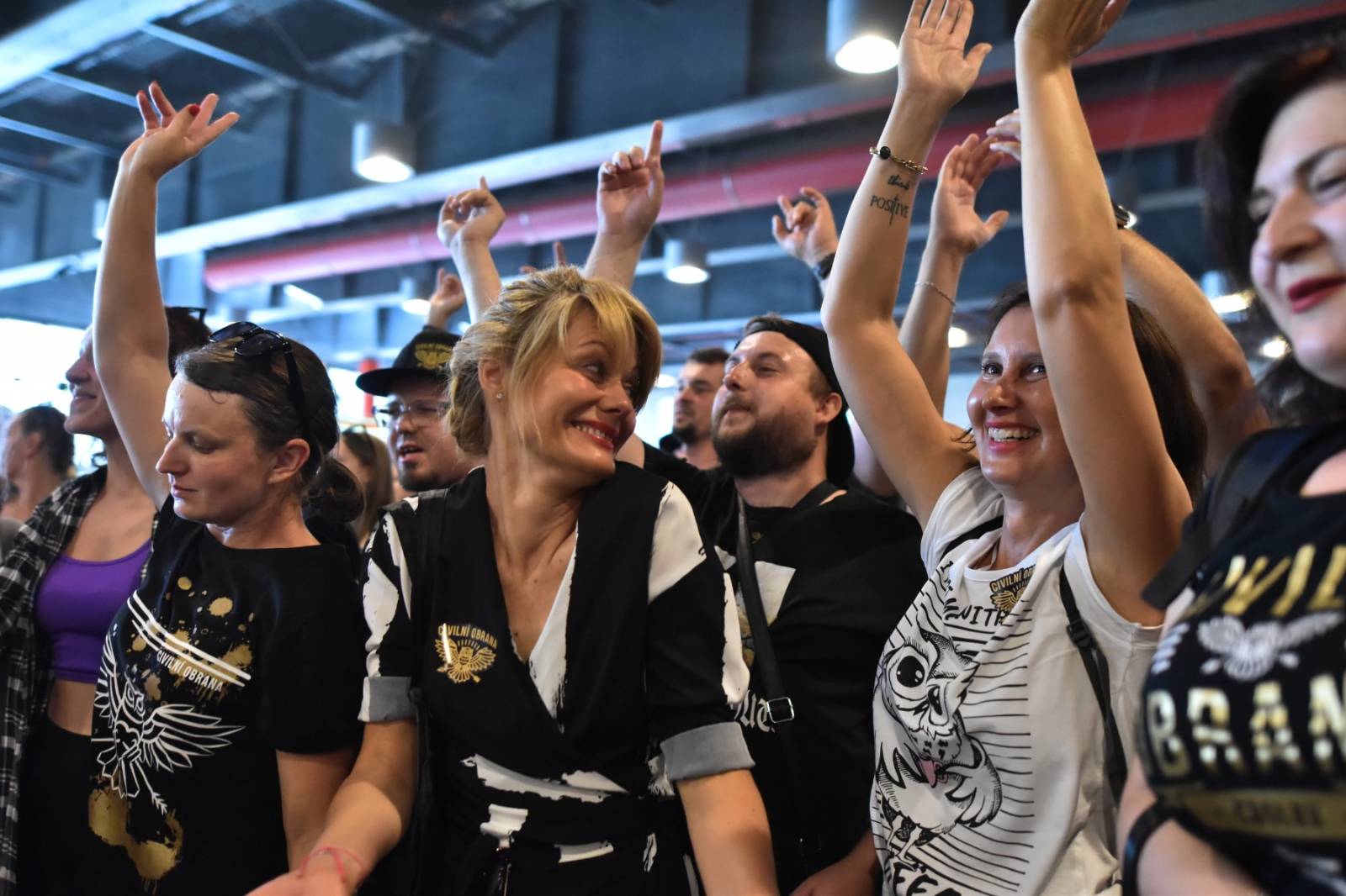 Civilní Obrana odehrála během jediného dne šest koncertů, na všechny jela vlakem