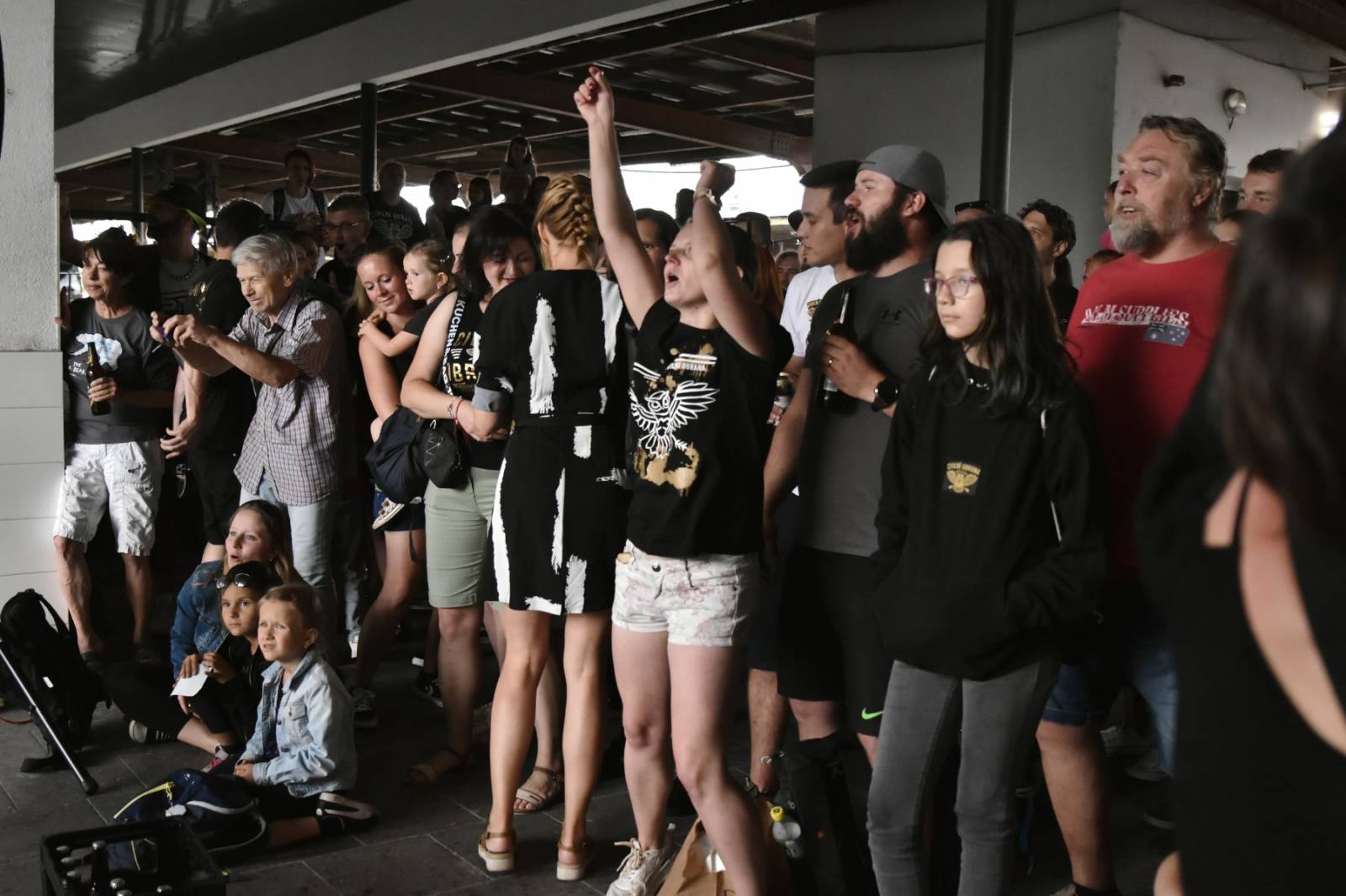 Civilní Obrana odehrála během jediného dne šest koncertů, na všechny jela vlakem