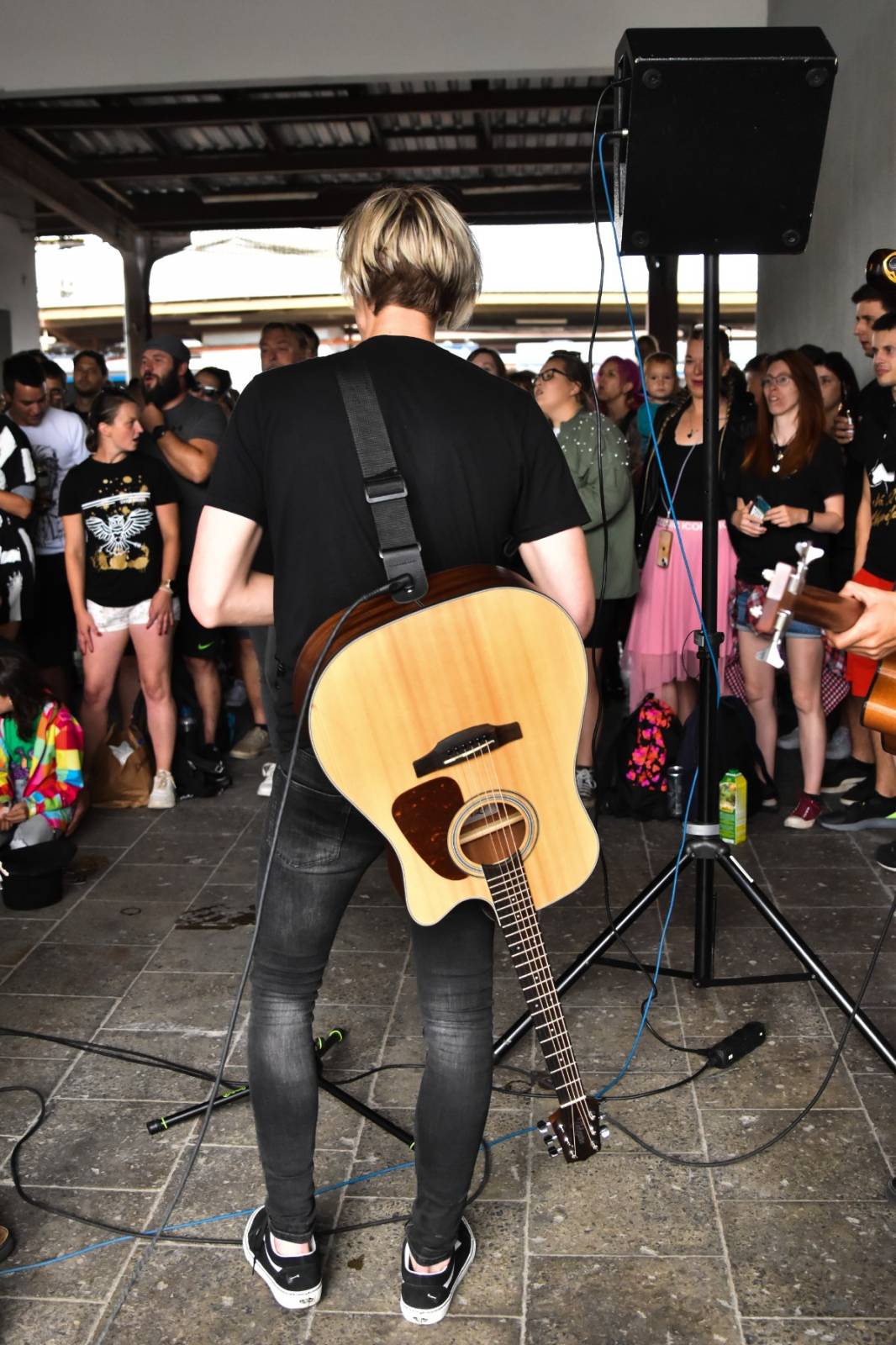 Civilní Obrana odehrála během jediného dne šest koncertů, na všechny jela vlakem