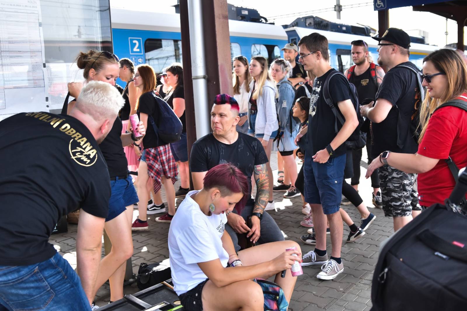 Civilní Obrana odehrála během jediného dne šest koncertů, na všechny jela vlakem