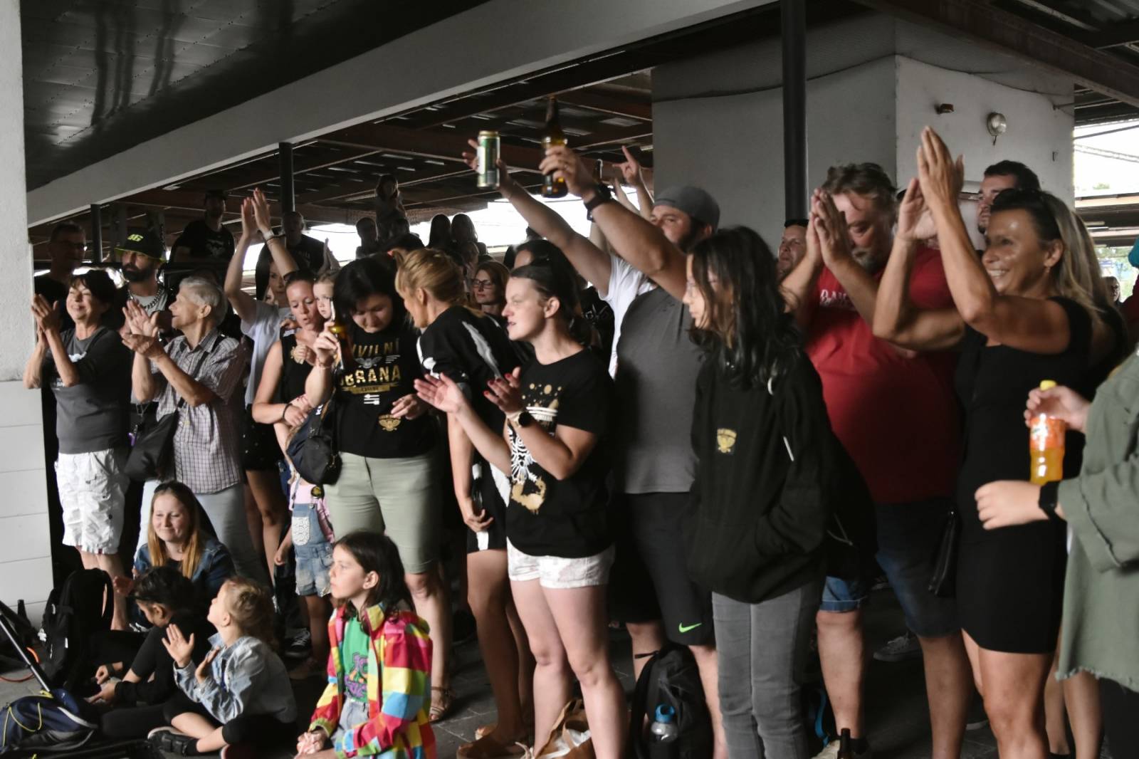 Civilní Obrana odehrála během jediného dne šest koncertů, na všechny jela vlakem