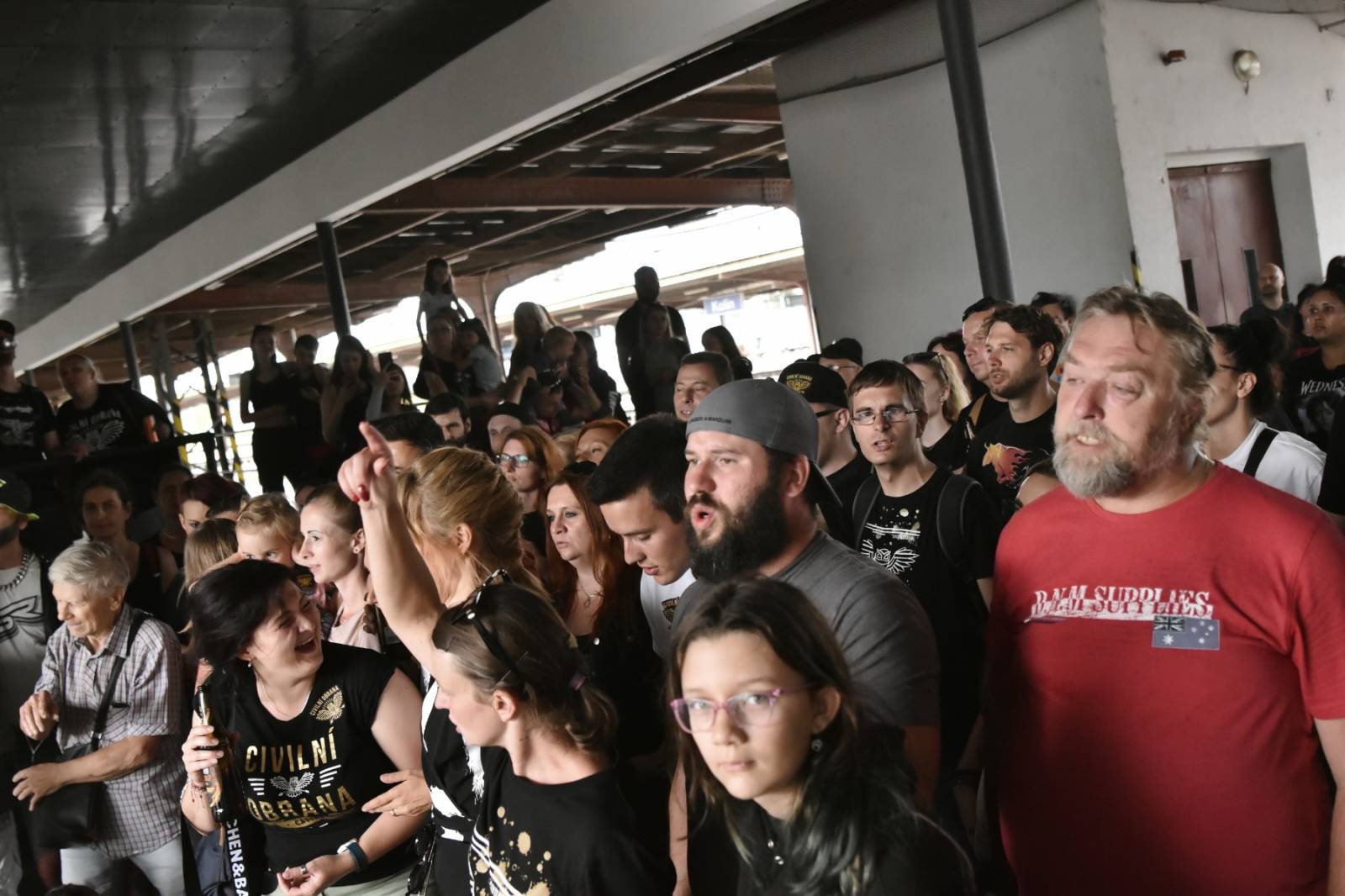 Civilní Obrana odehrála během jediného dne šest koncertů, na všechny jela vlakem