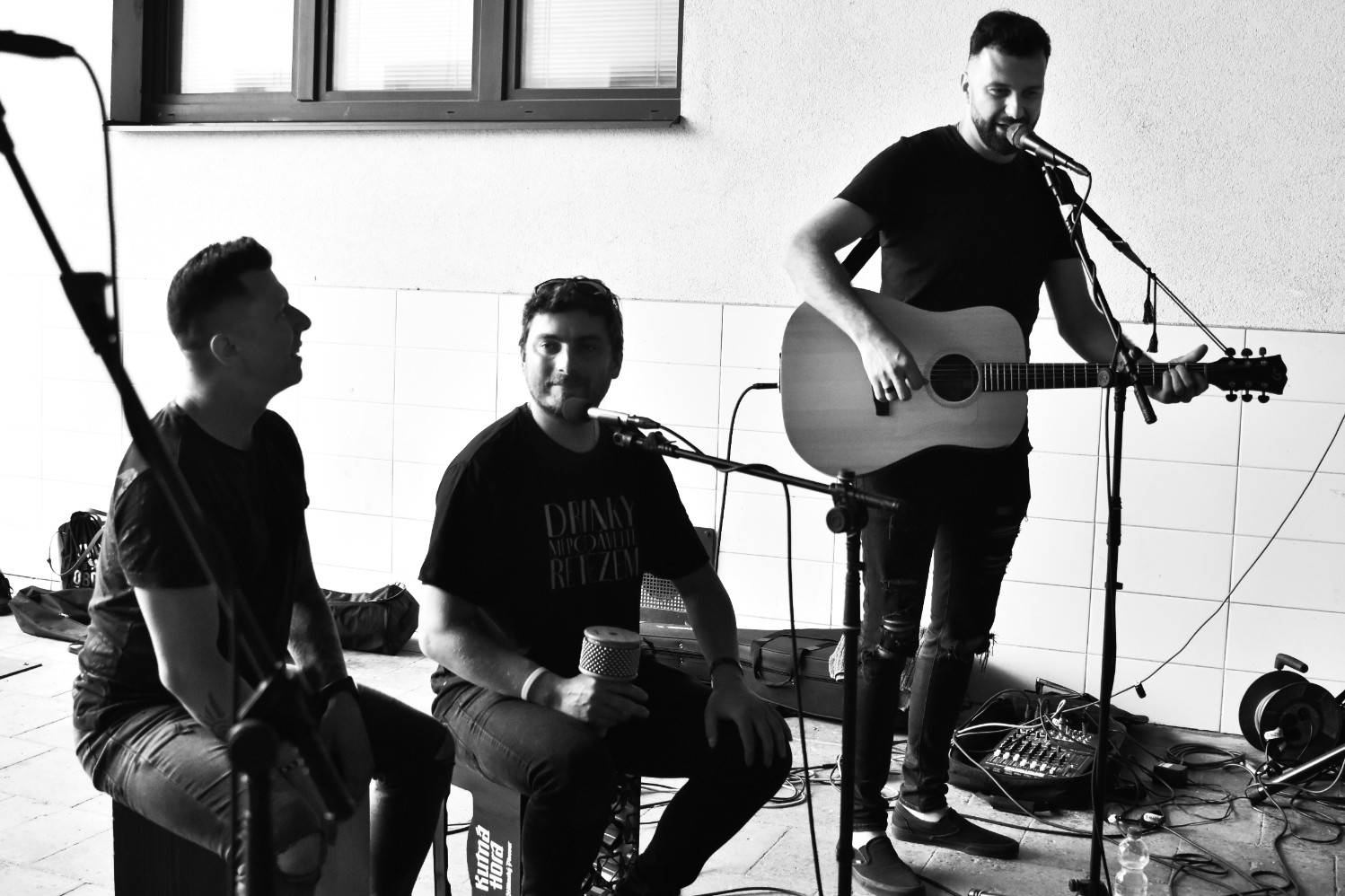 Civilní Obrana odehrála během jediného dne šest koncertů, na všechny jela vlakem