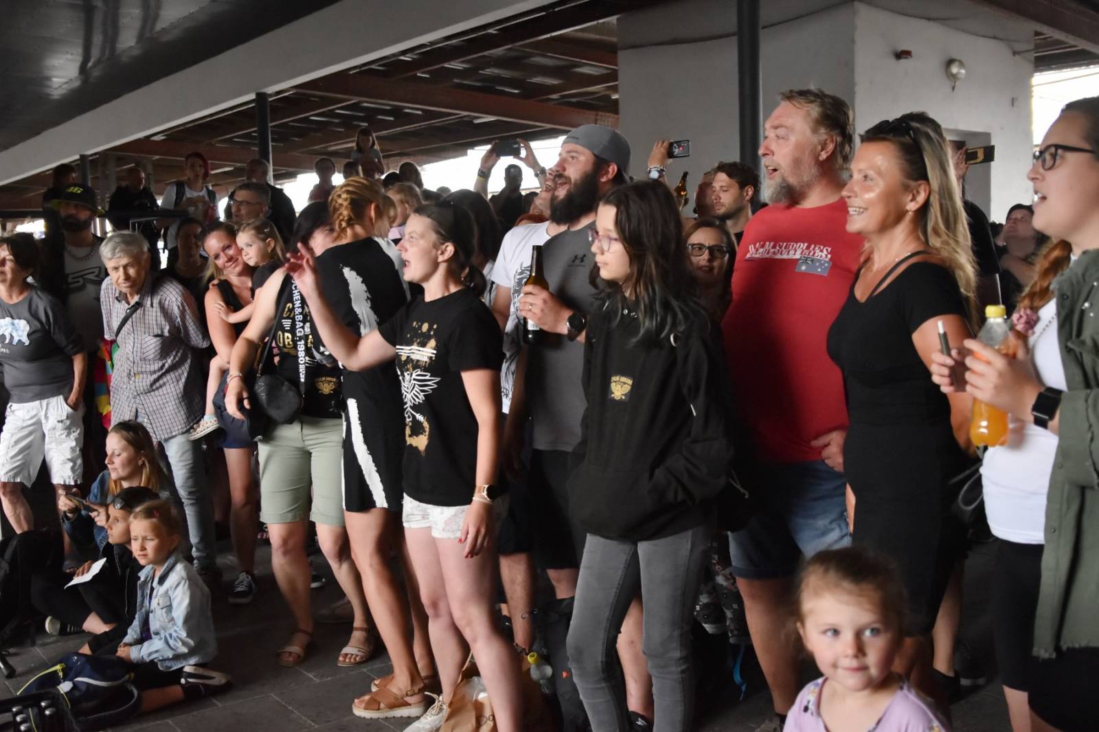 Civilní Obrana odehrála během jediného dne šest koncertů, na všechny jela vlakem