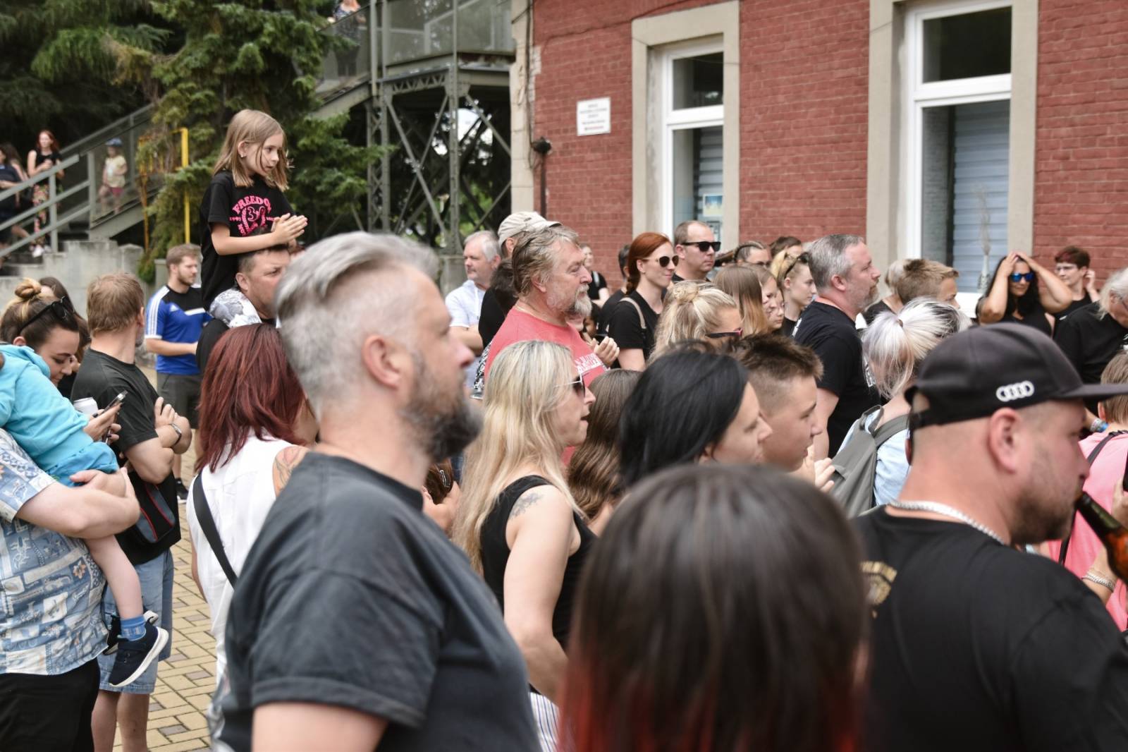 Civilní Obrana odehrála během jediného dne šest koncertů, na všechny jela vlakem